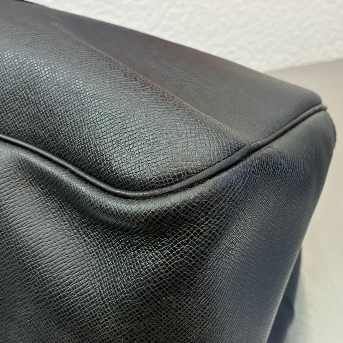Louis Vuitton Kendall GM Taiga