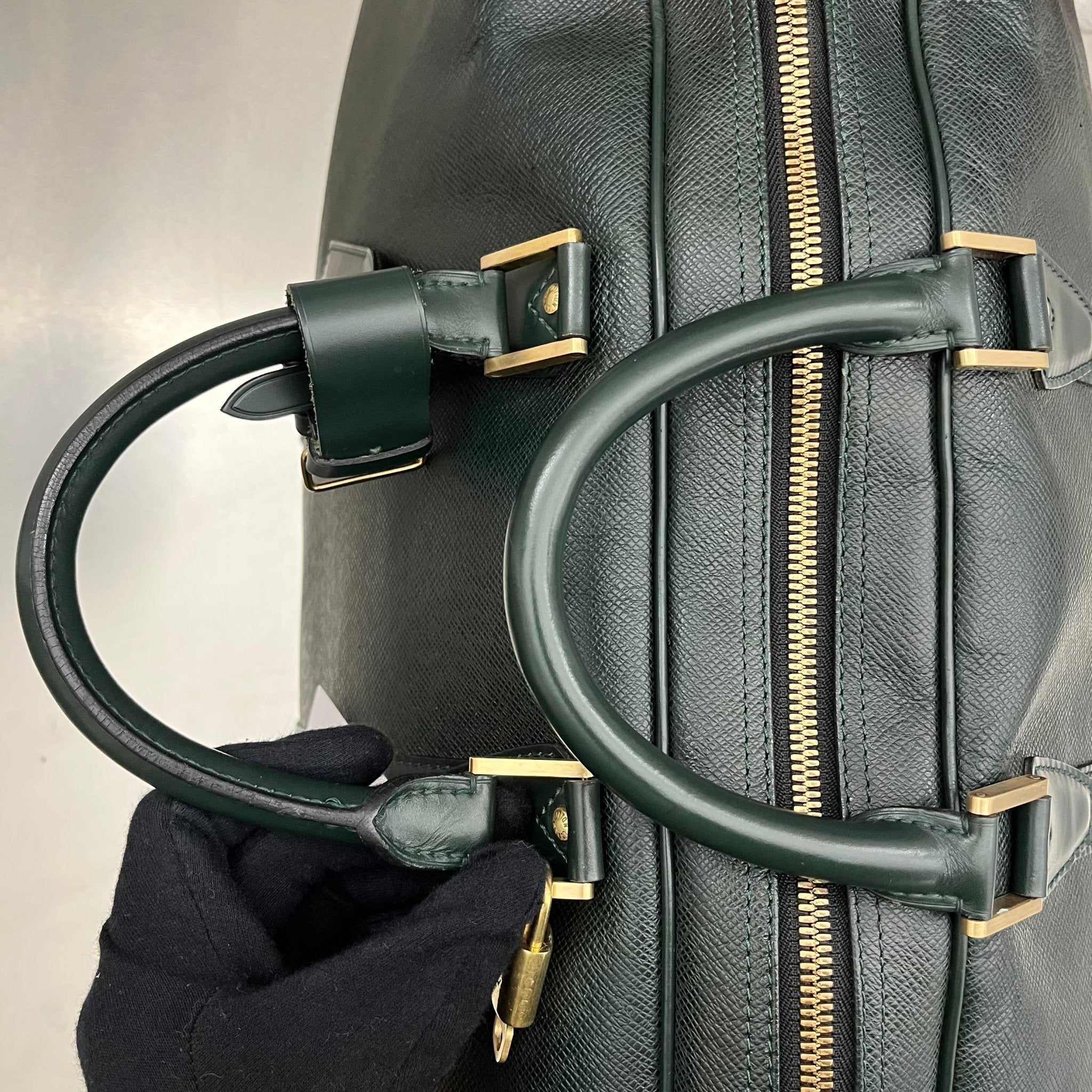 Louis Vuitton Kendall GM Taiga