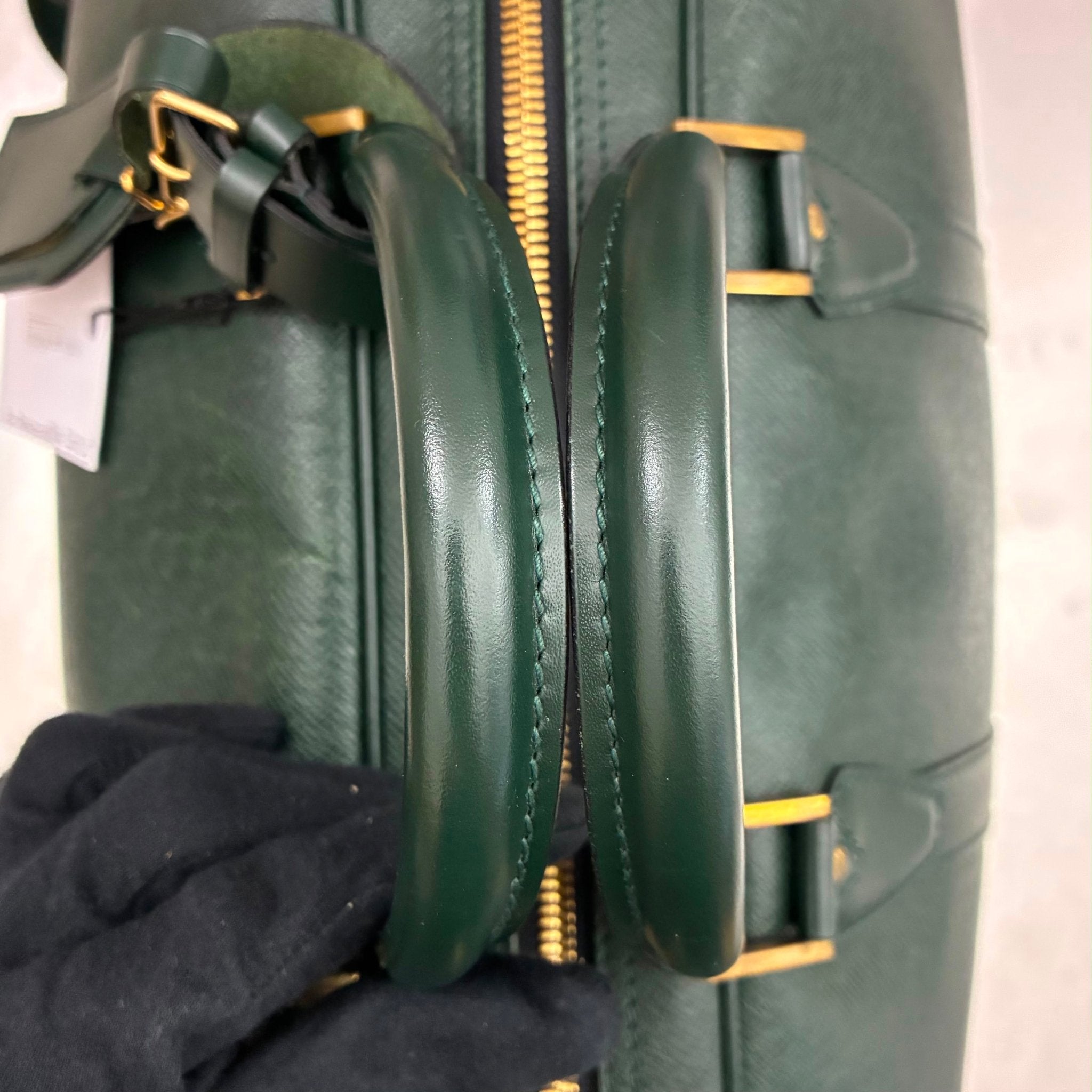 Louis Vuitton Kendall GM Taiga