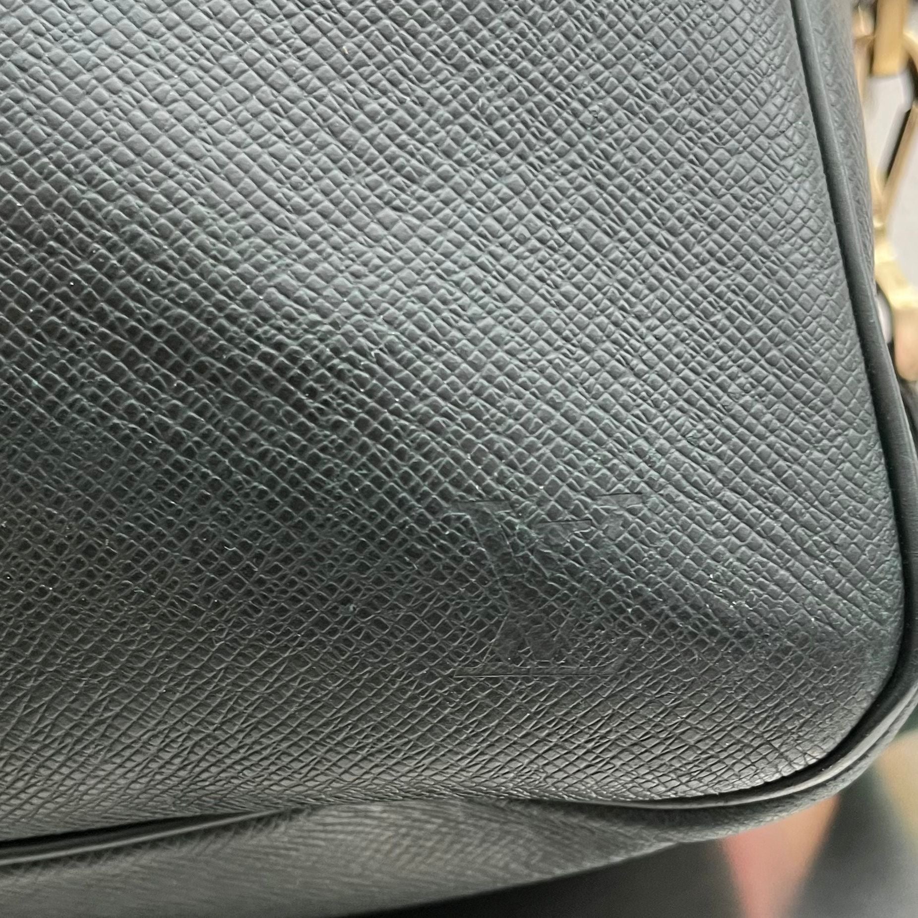 Louis Vuitton Kendall GM Taiga