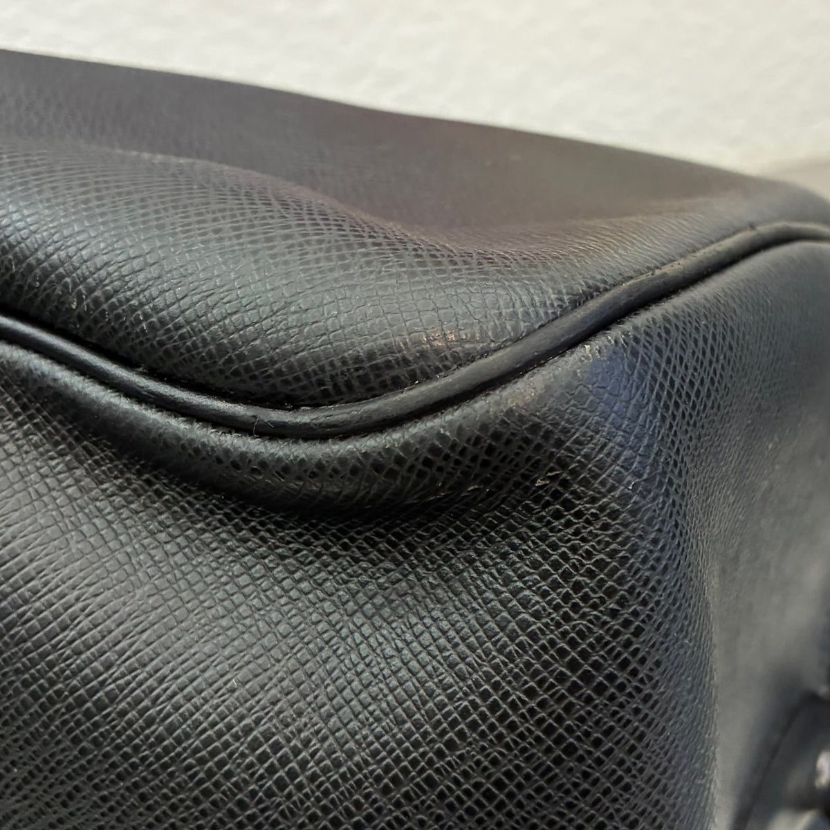 Louis Vuitton Kendall GM Taiga