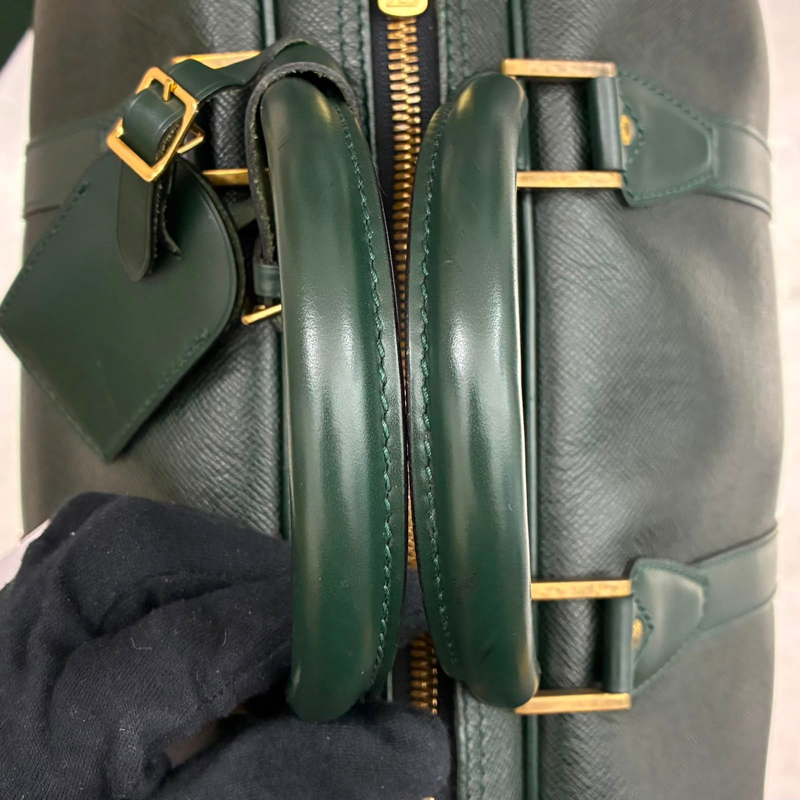 Louis Vuitton Kendall GM Taiga