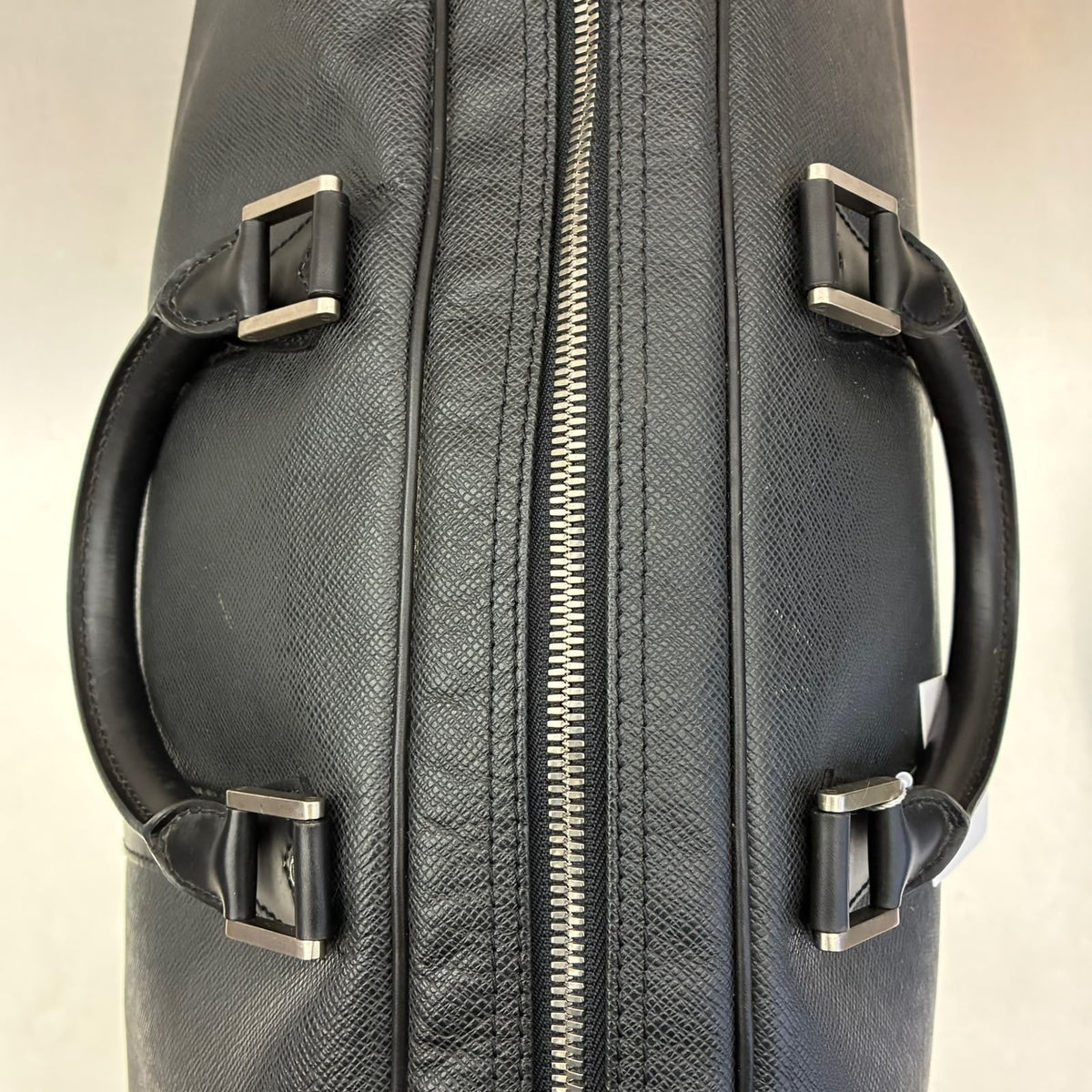 Louis Vuitton Kendall GM Taiga