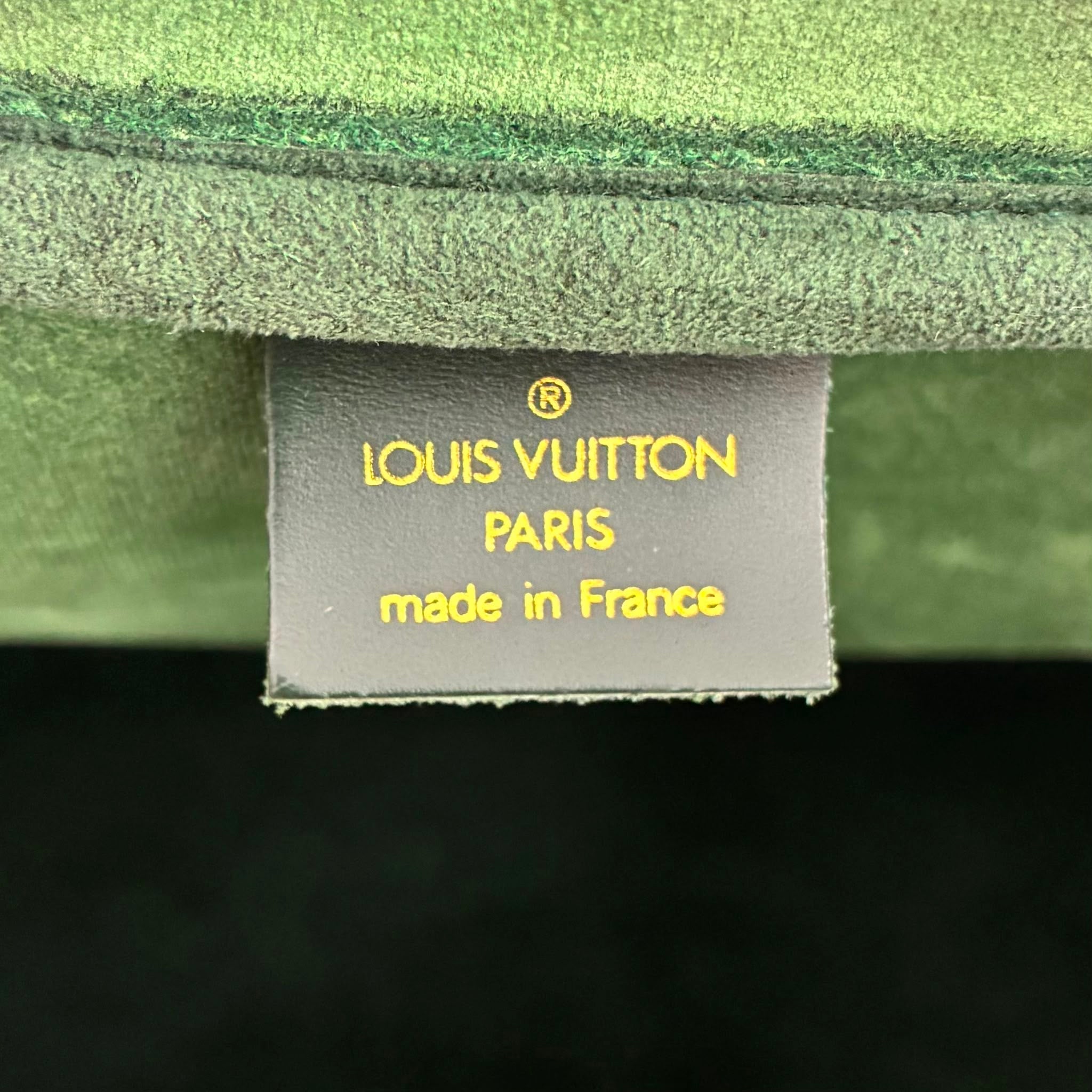 Louis Vuitton Kendall GM Taiga
