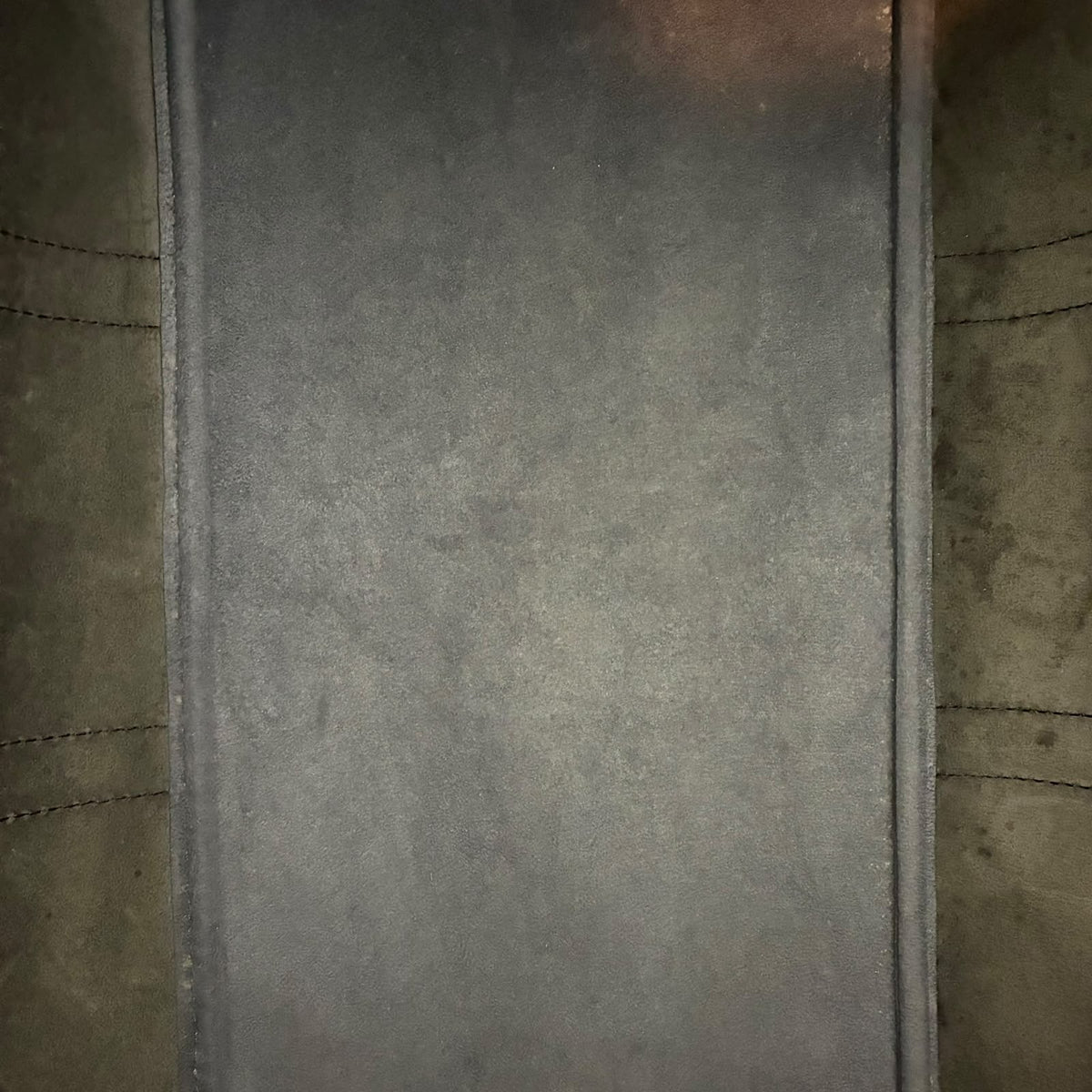 Louis Vuitton Kendall GM Taiga
