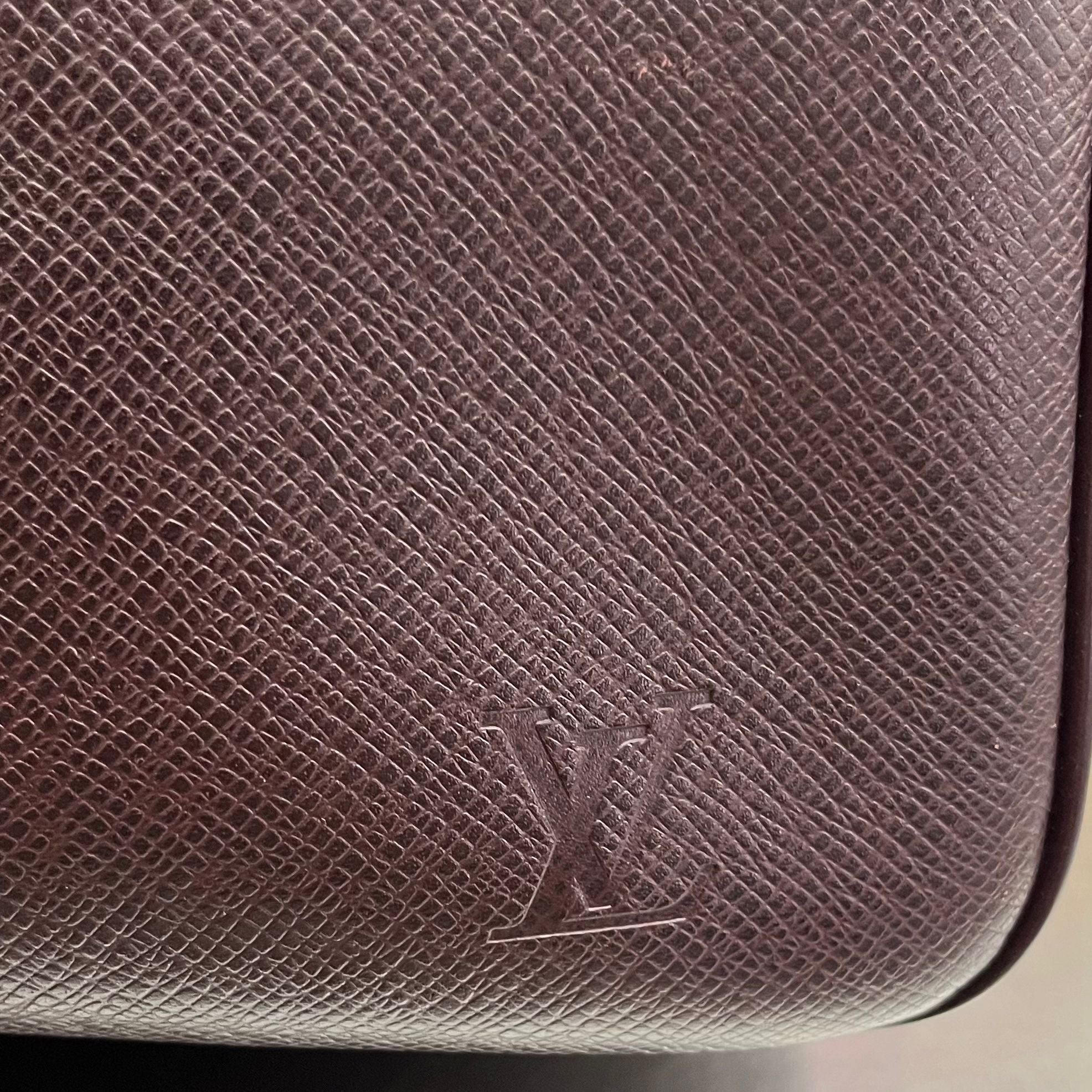 Louis Vuitton Kendall PM Taiga