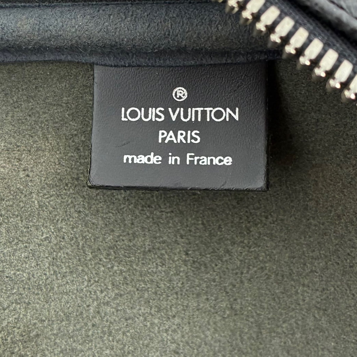 Louis Vuitton Kendall PM Taiga
