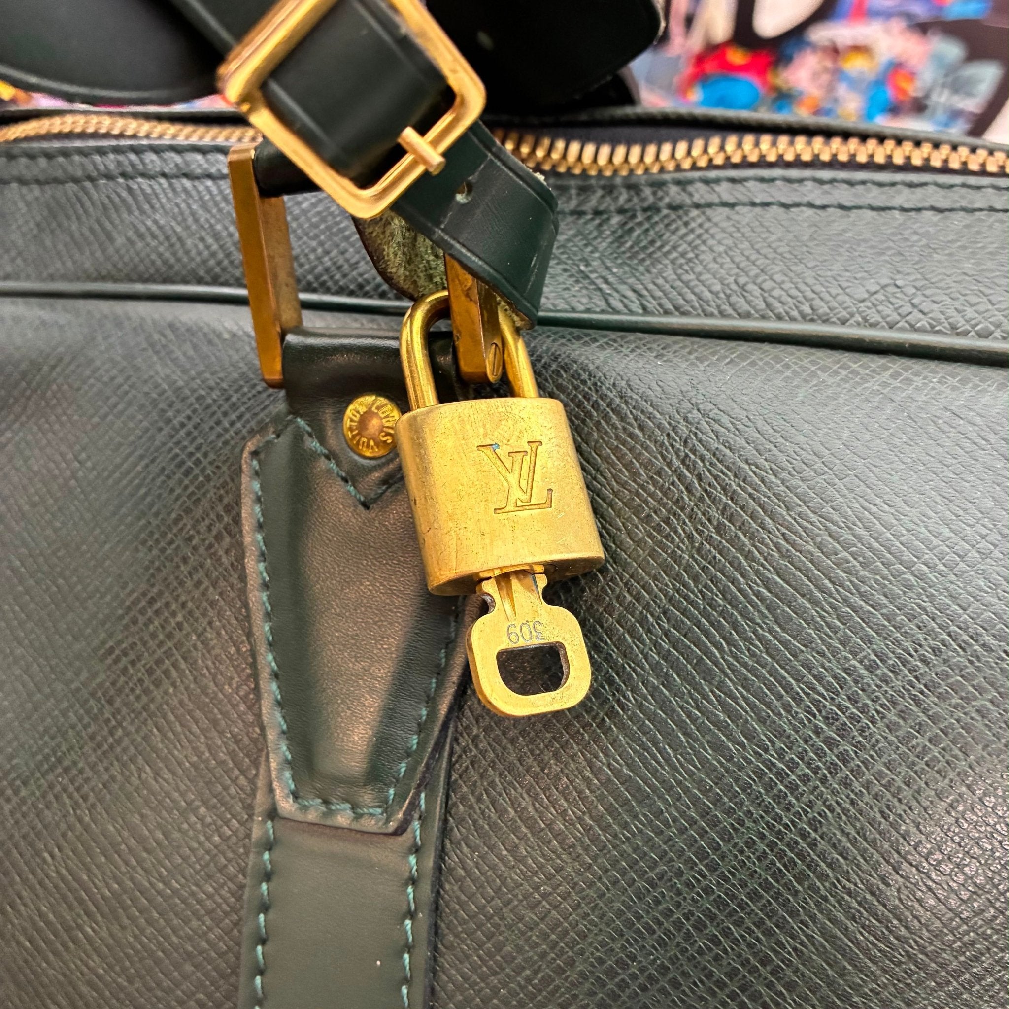 Louis Vuitton Kendall PM Taiga