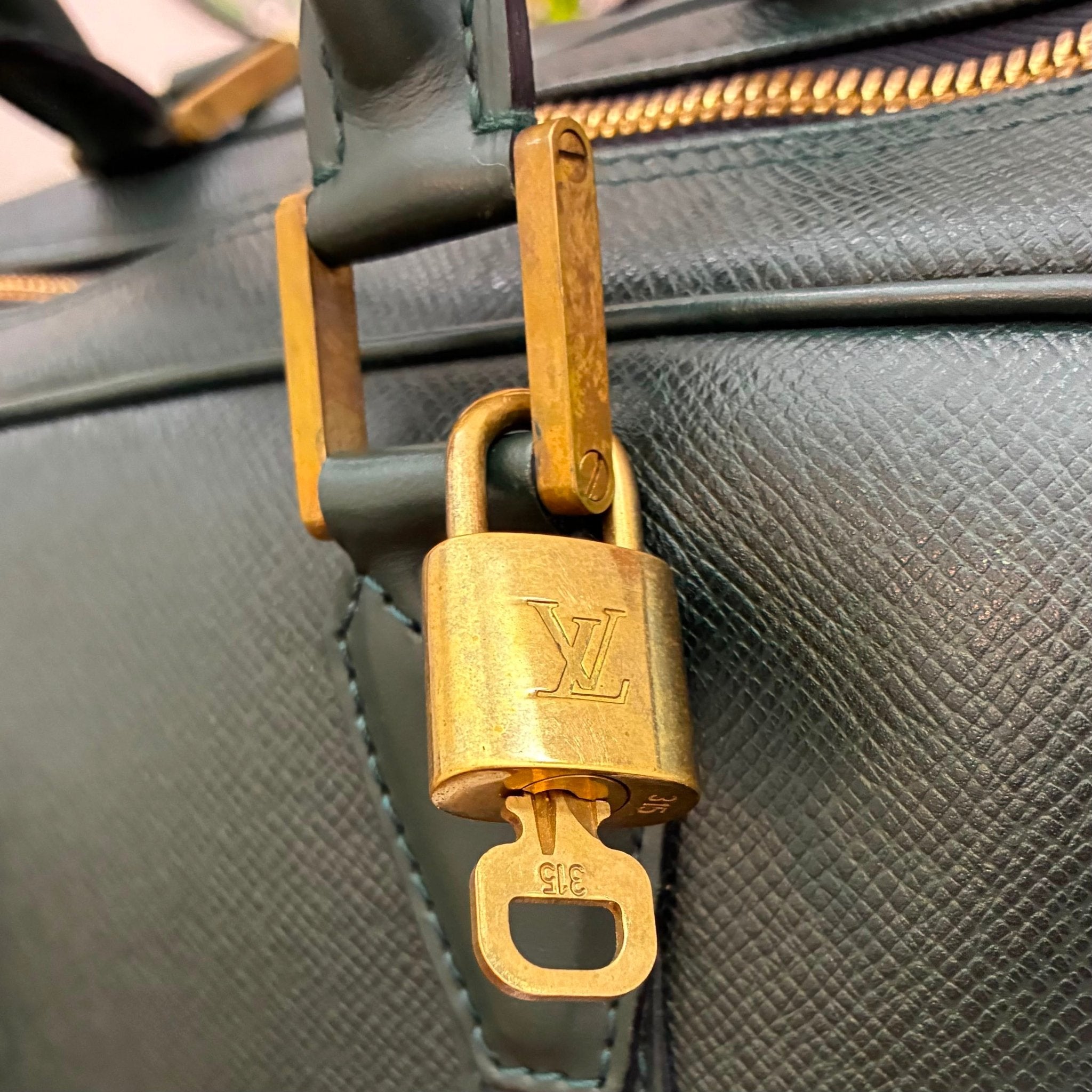Louis Vuitton Kendall PM Taiga