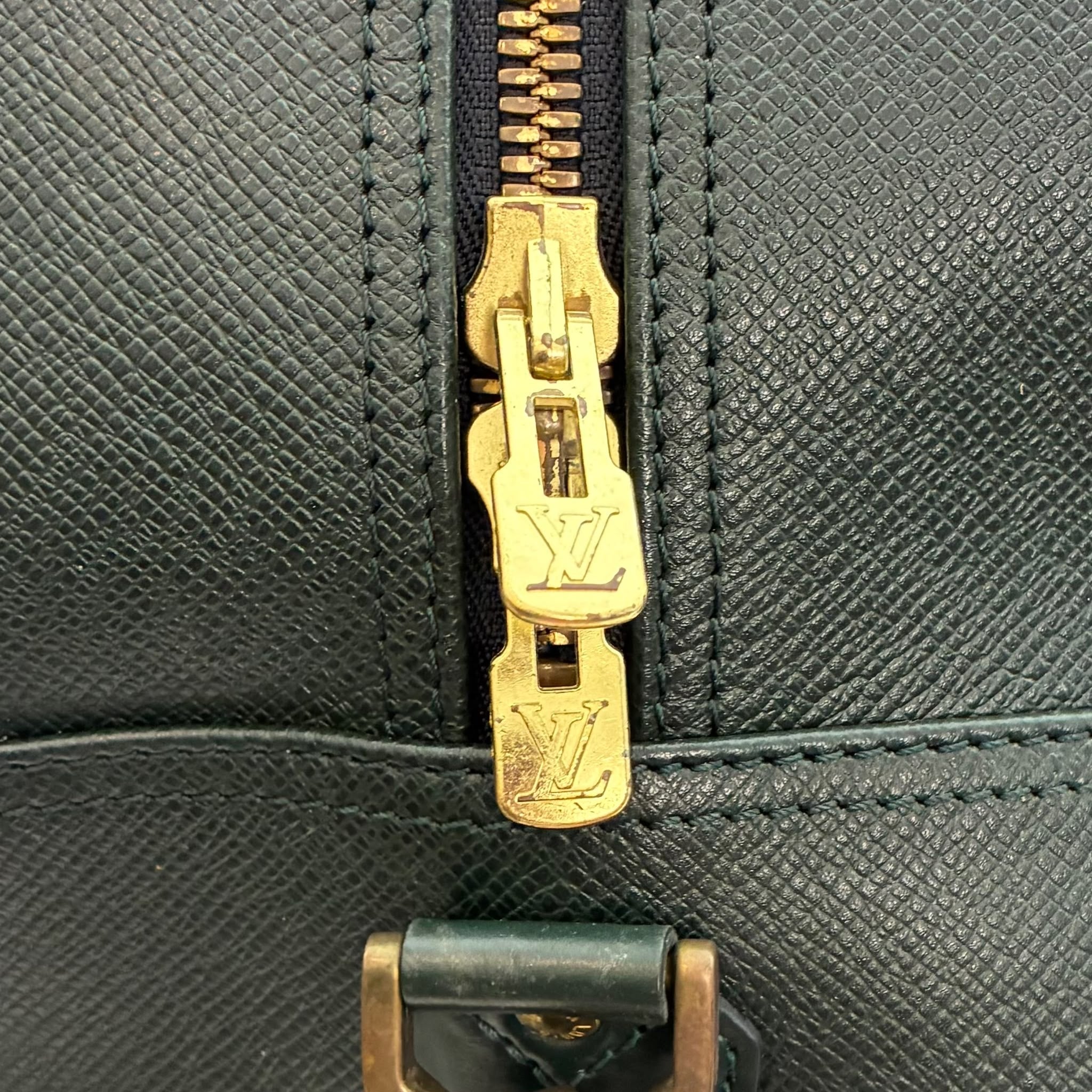 Louis Vuitton Kendall PM Taiga