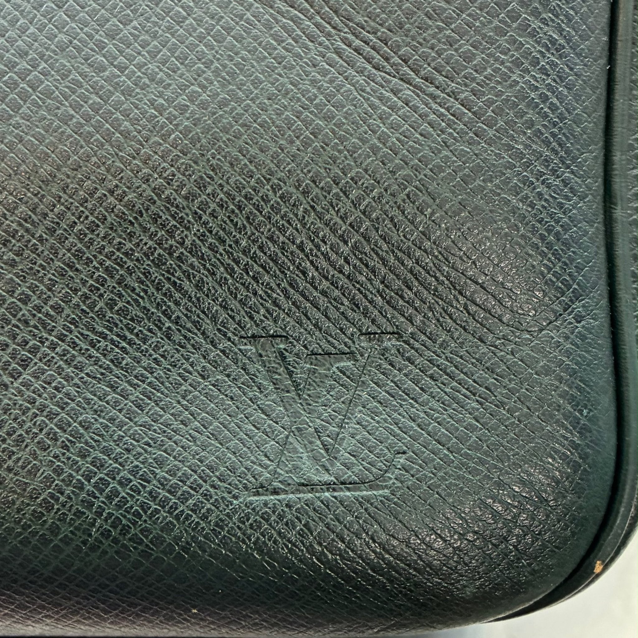 Louis Vuitton Kendall PM Taiga