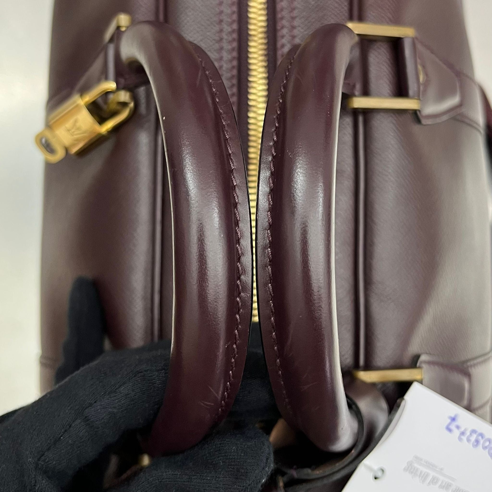 Louis Vuitton Kendall PM Taiga