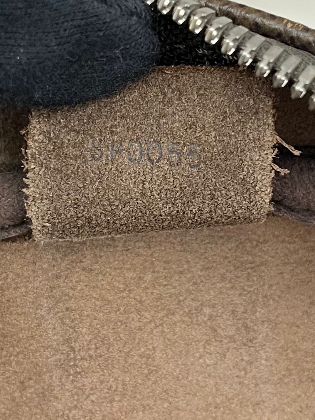 Louis Vuitton Kendall PM Taiga