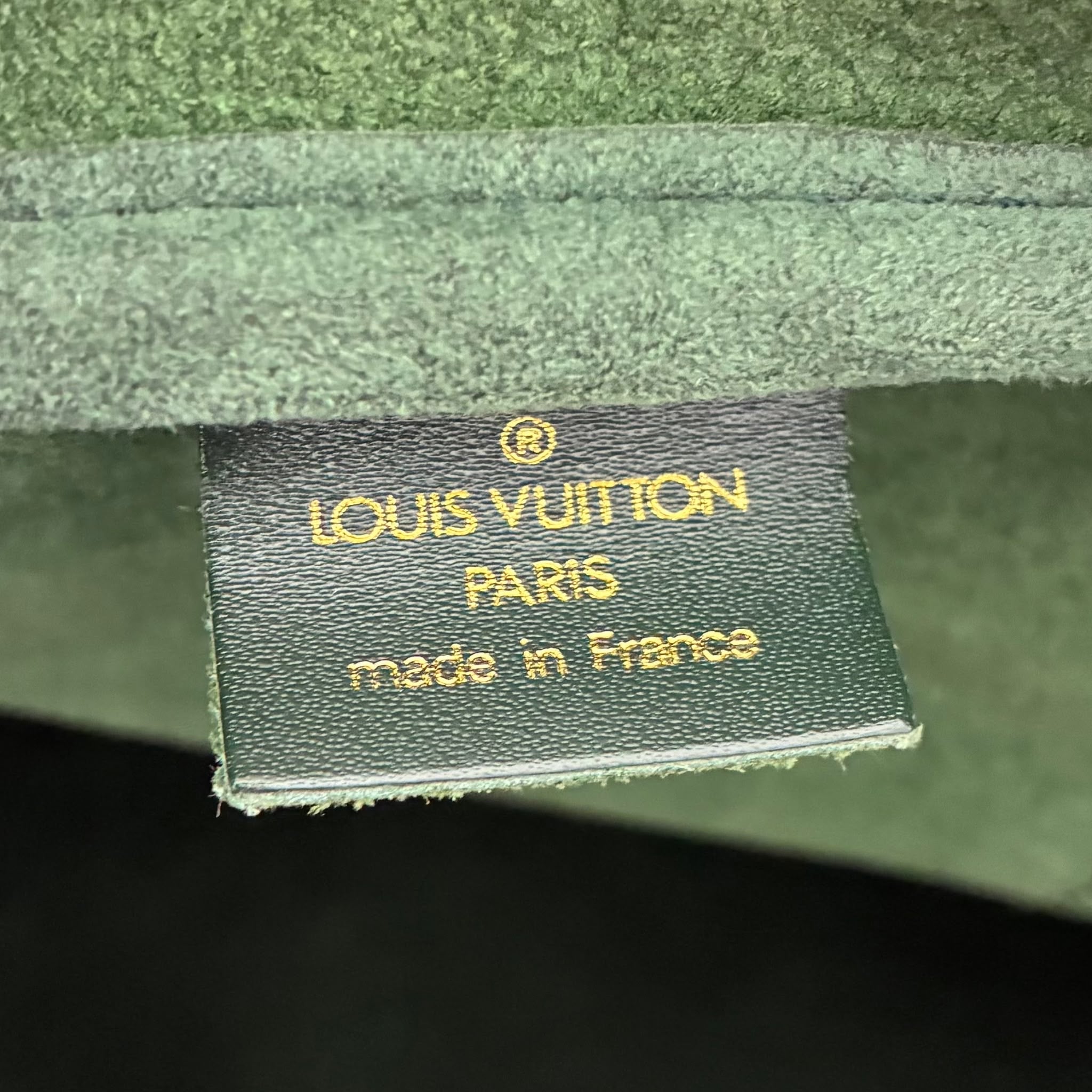 Louis Vuitton Kendall PM Taiga
