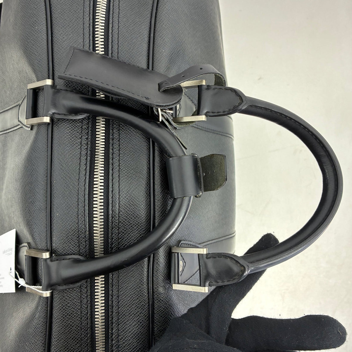 Louis Vuitton Kendall PM Taiga