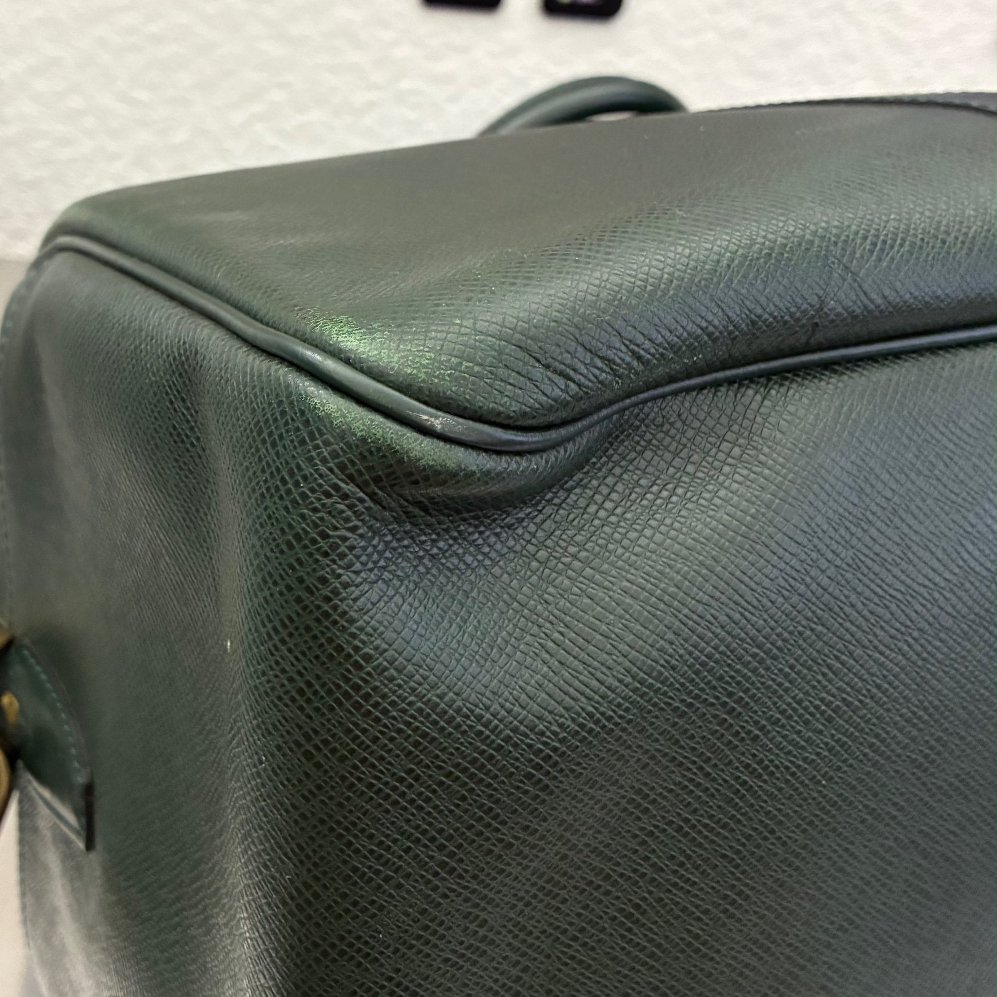 Louis Vuitton Kendall PM Taiga