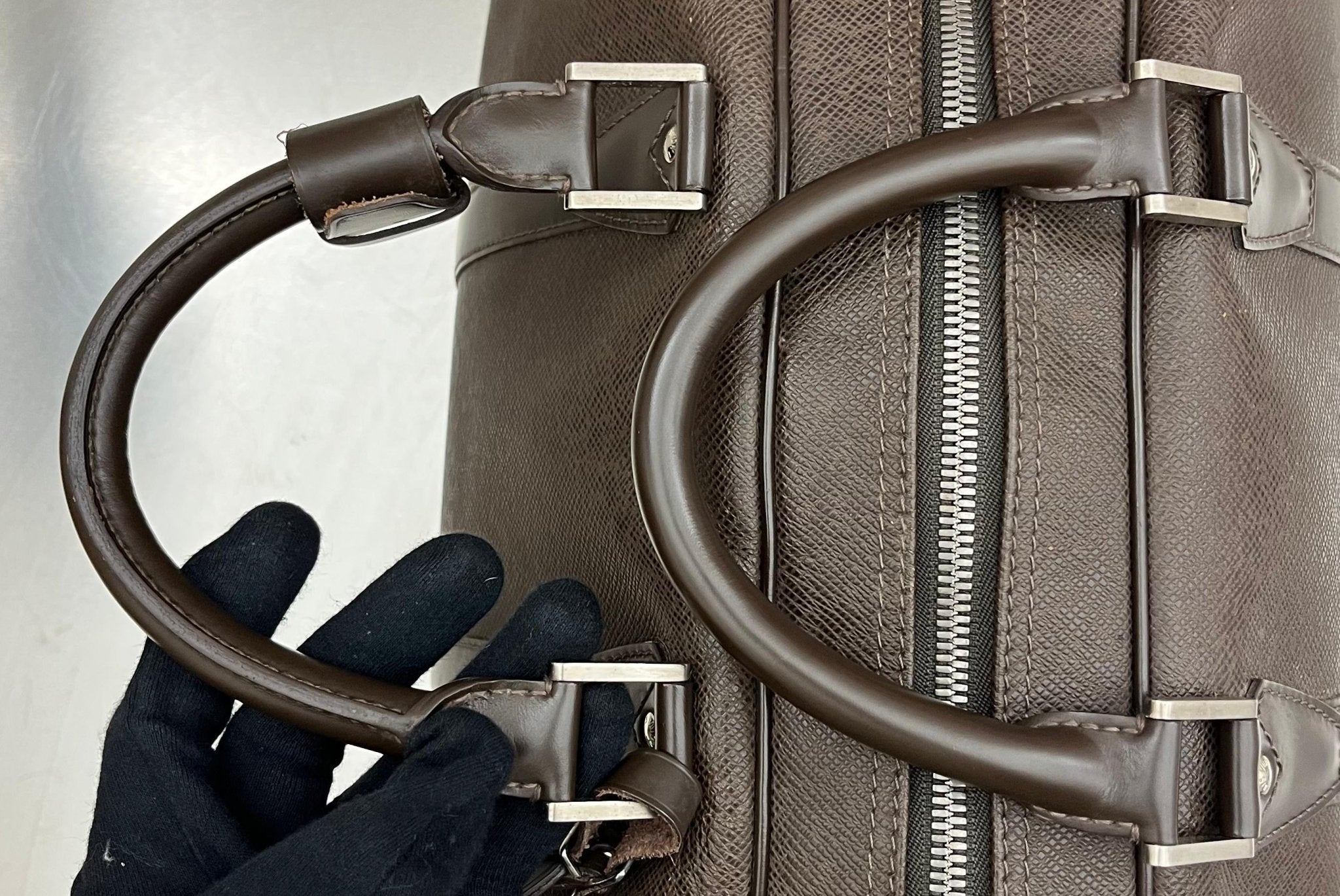 Louis Vuitton Kendall PM Taiga