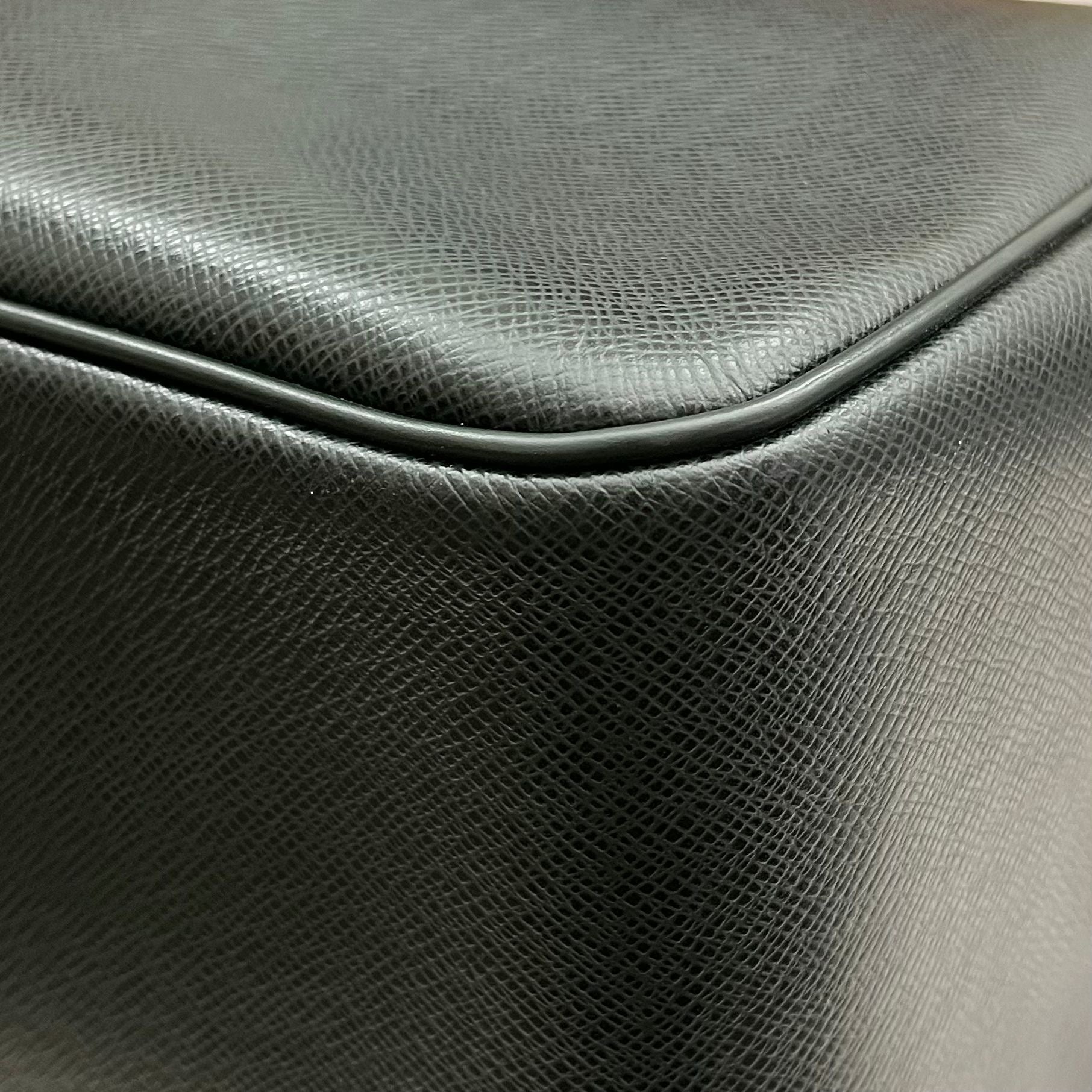 Louis Vuitton Kendall PM Taiga