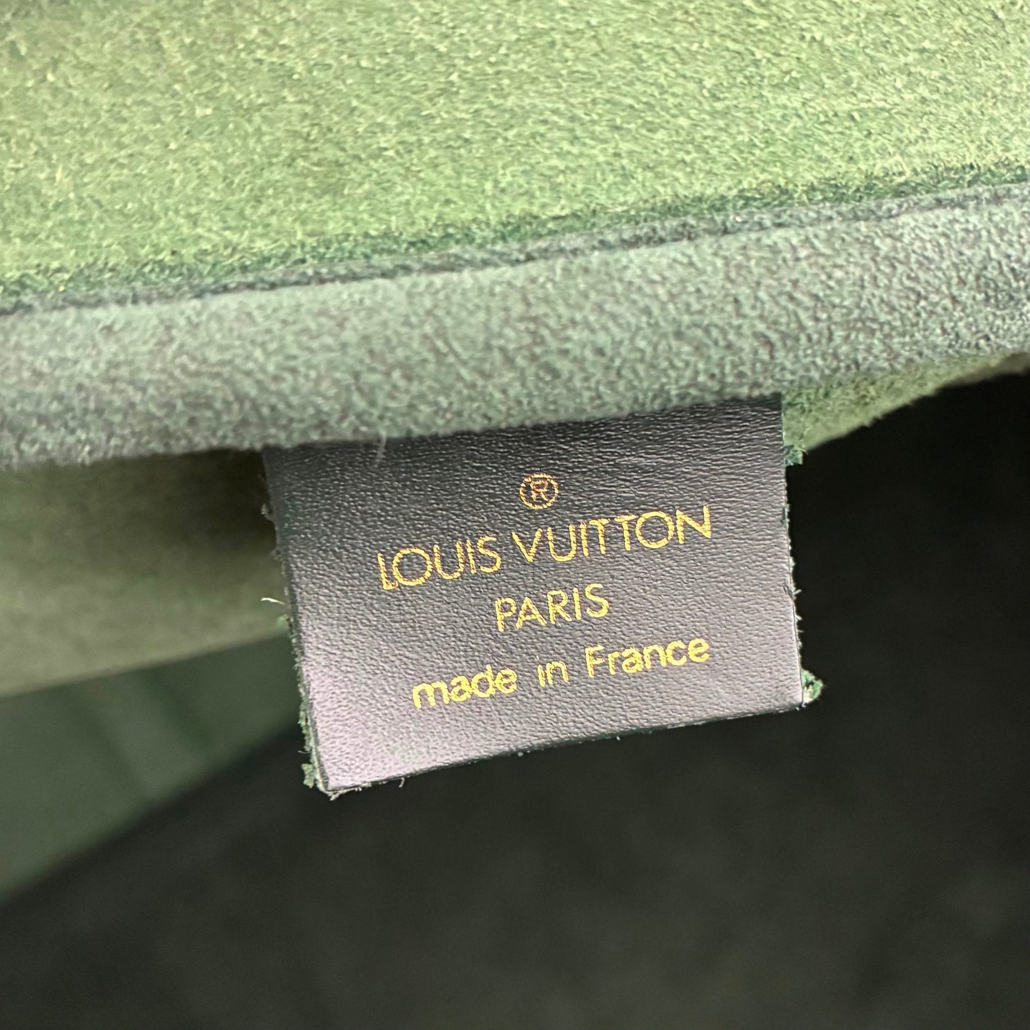 Louis Vuitton Kendall PM Taiga