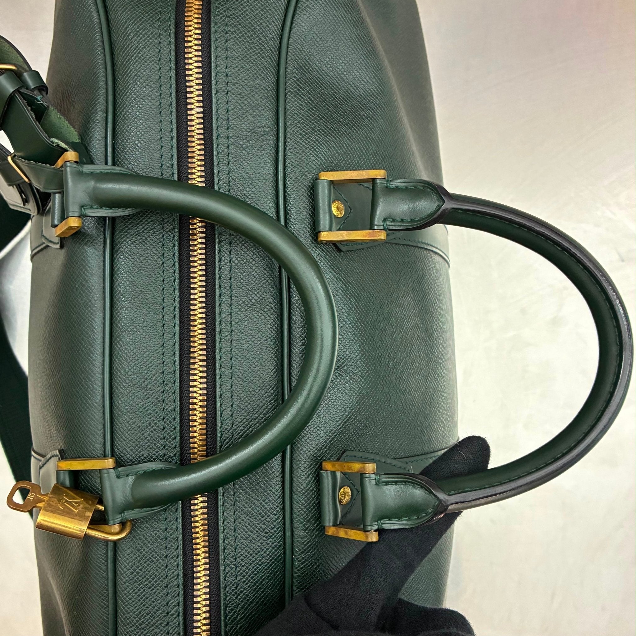 Louis Vuitton Kendall PM Taiga