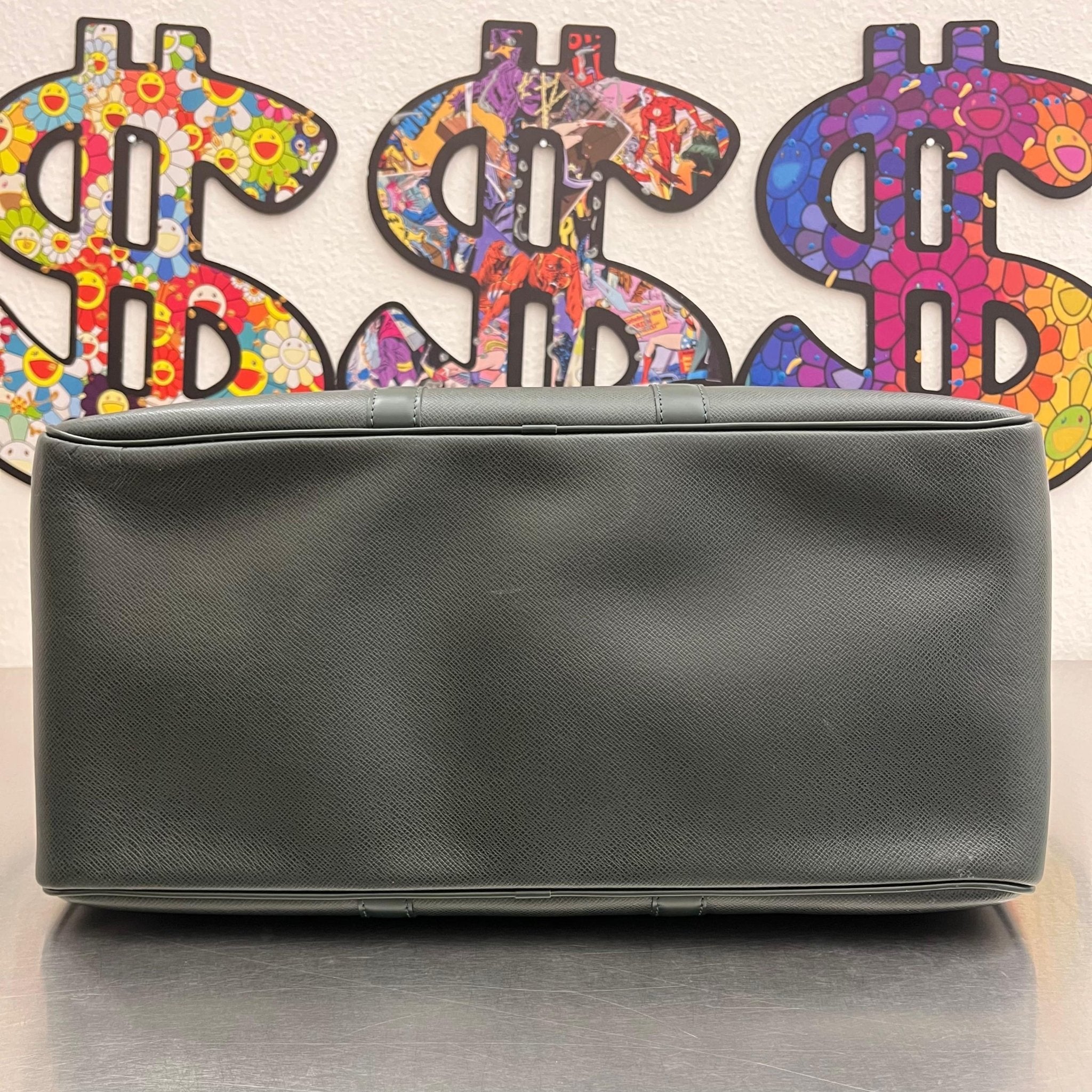 Louis Vuitton Kendall PM Taiga
