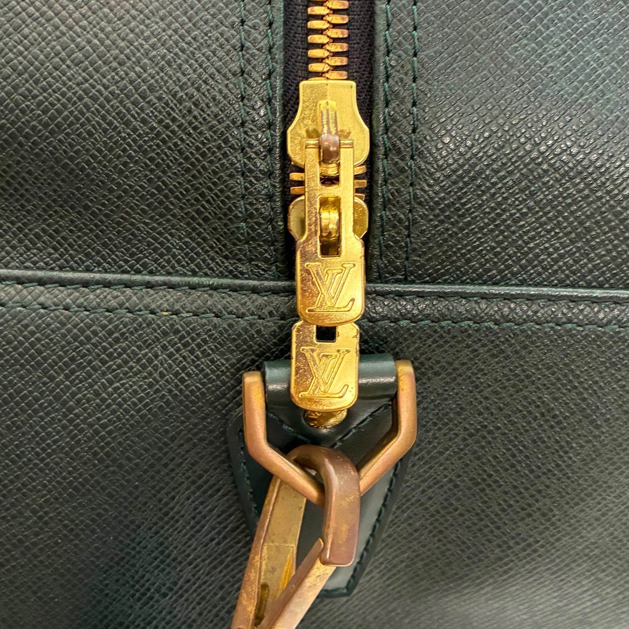 Louis Vuitton Kendall PM Taiga