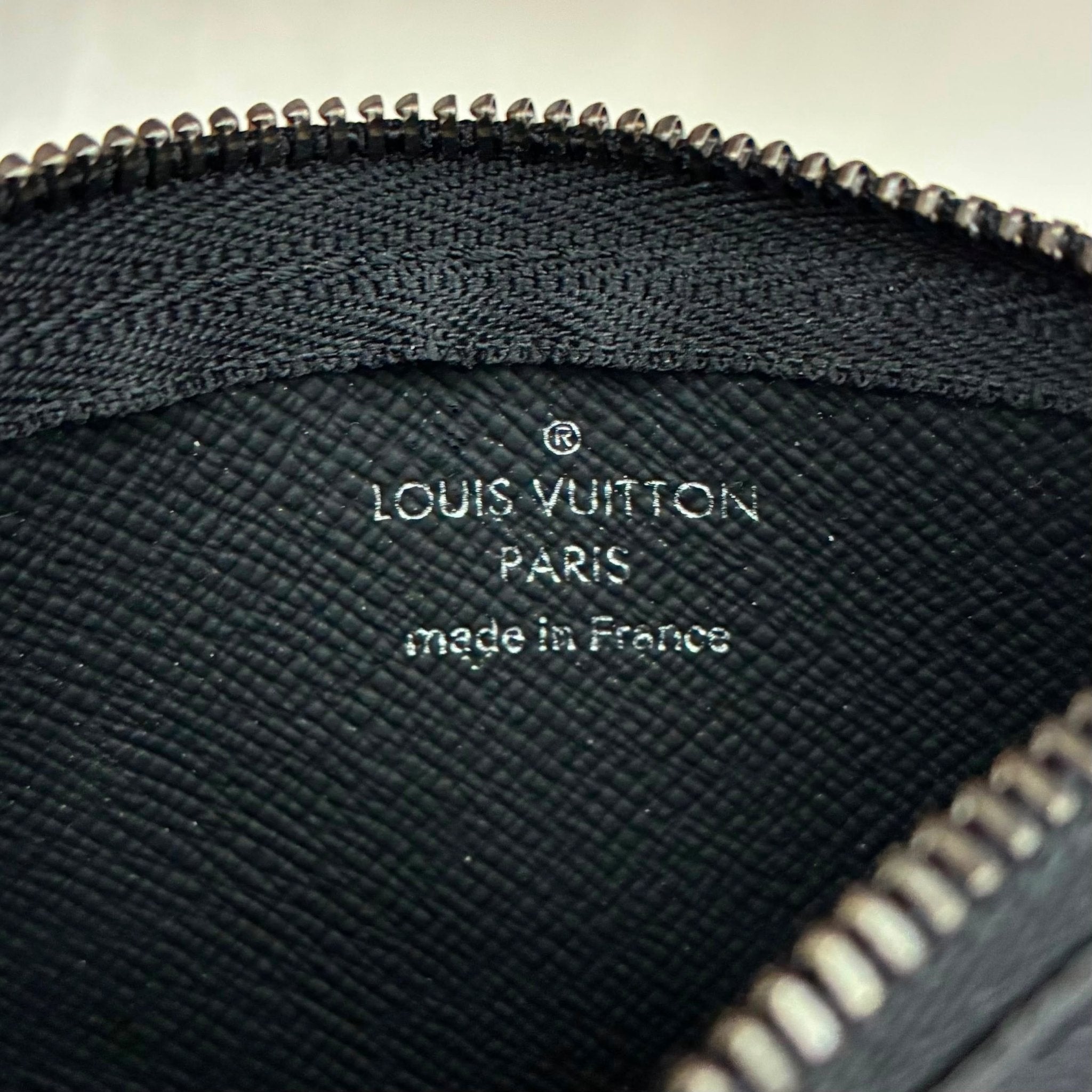 Louis Vuitton Key Pouch Monogram Eclipse / Eclipse Reverse