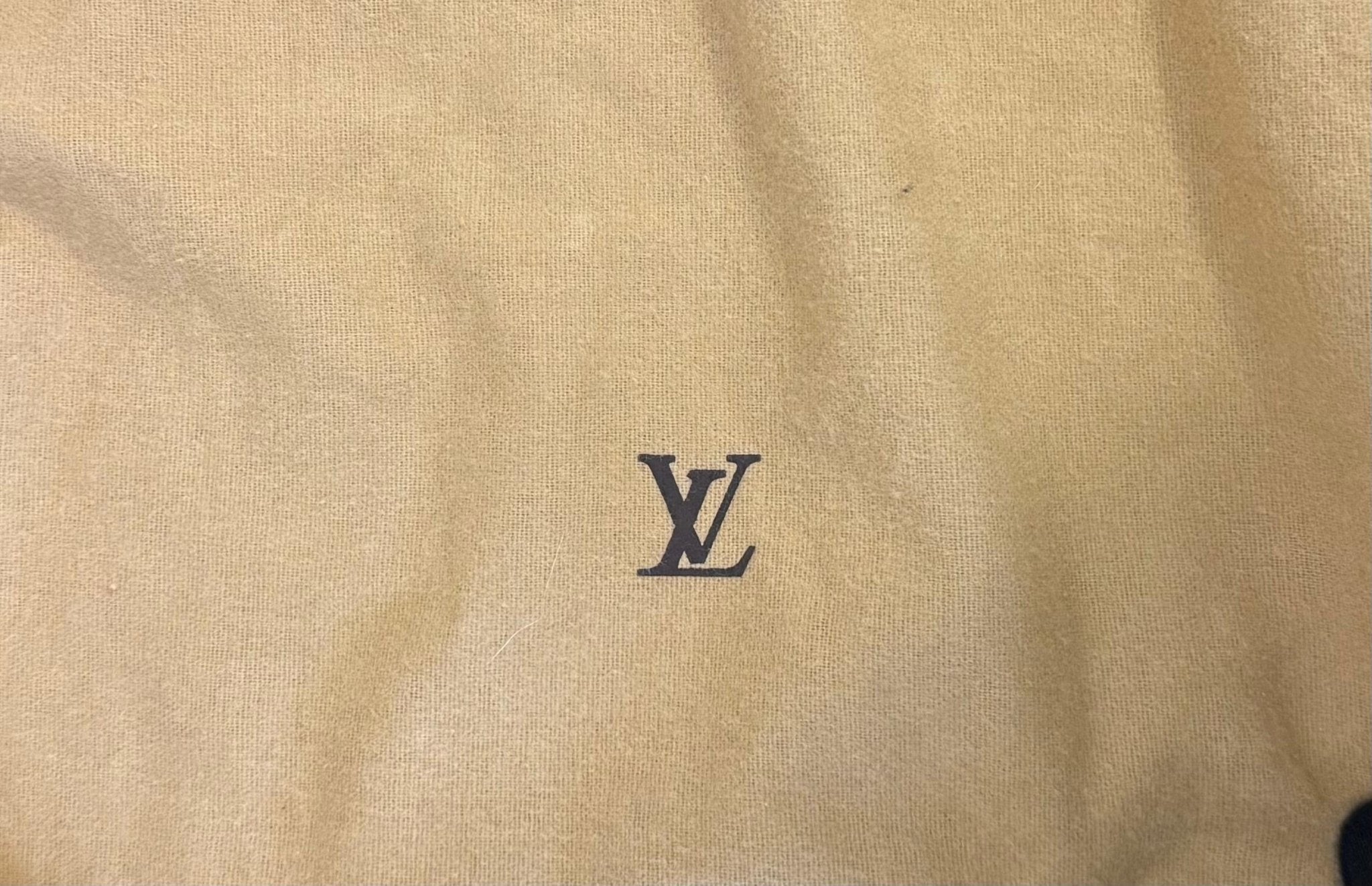 Louis Vuitton Laguito Taiga