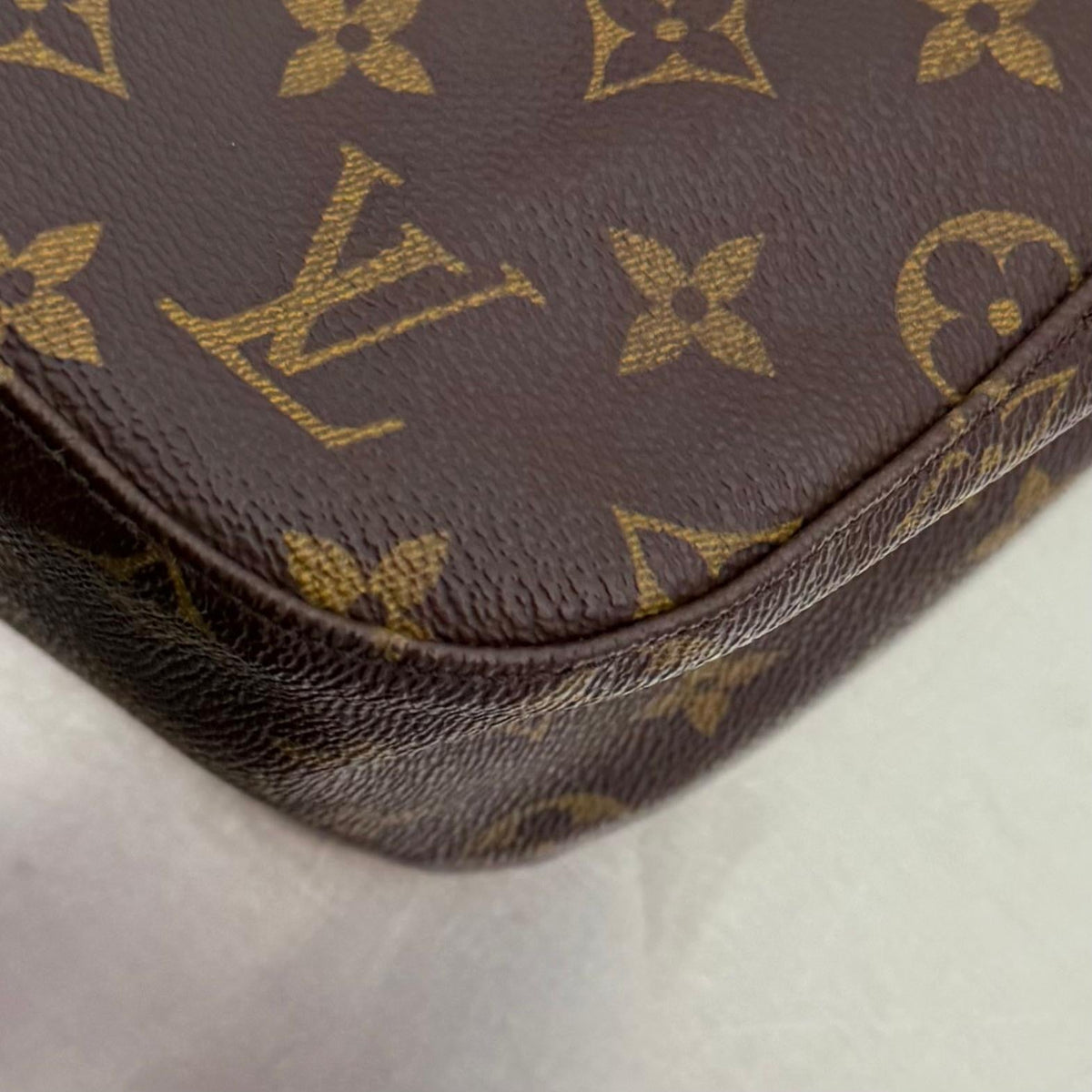 Louis Vuitton Looping MM Monogram