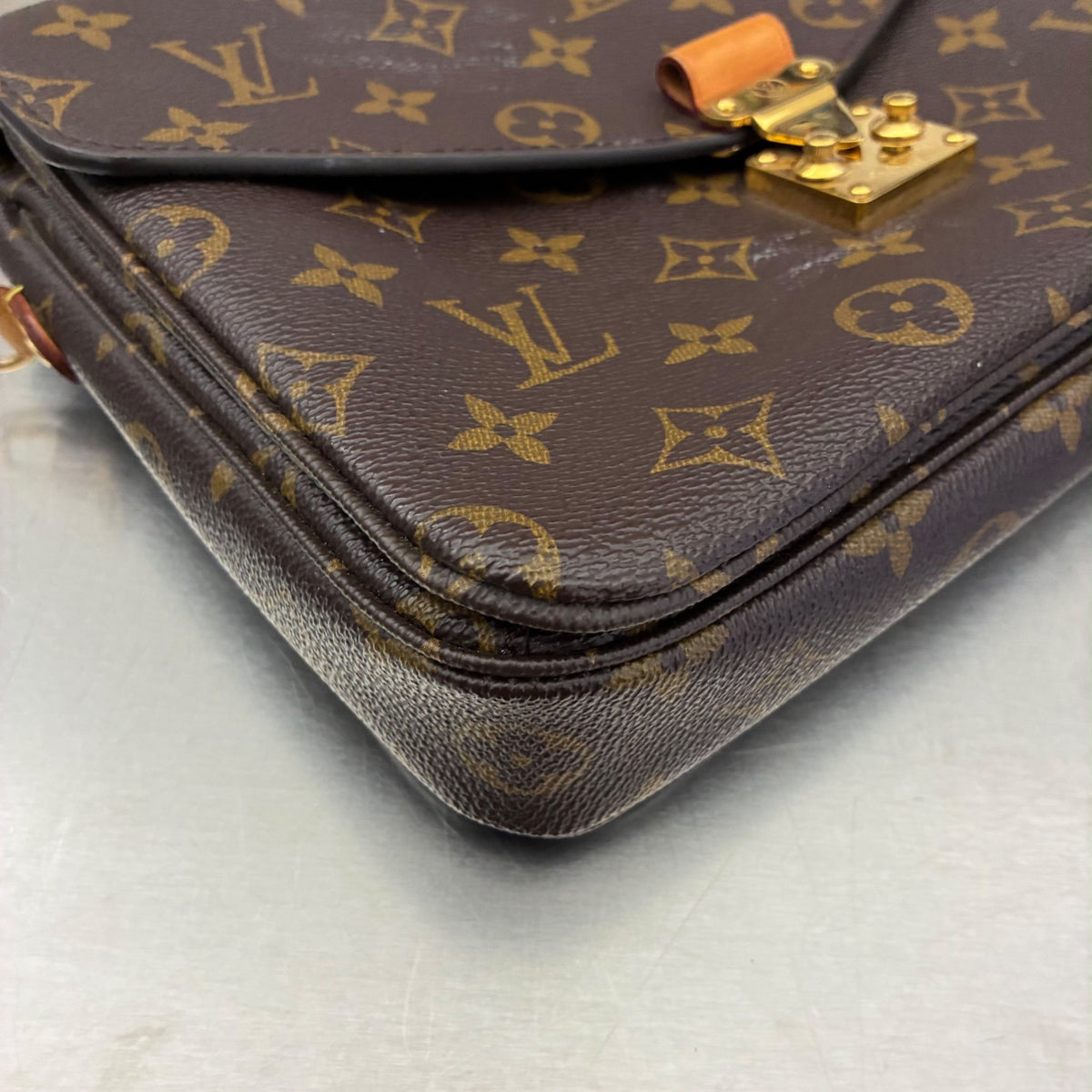 Louis Vuitton Metis Monogram