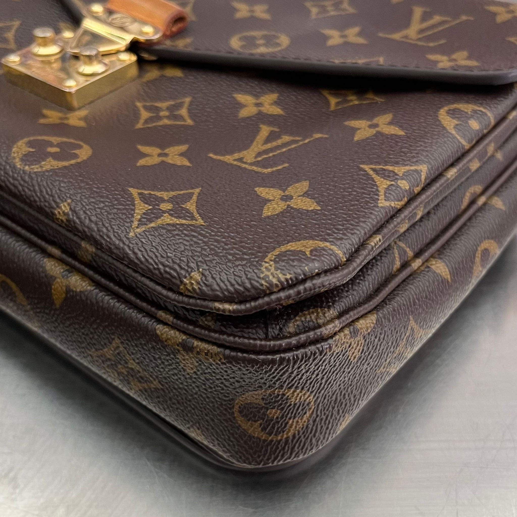 Louis Vuitton Metis Monogram