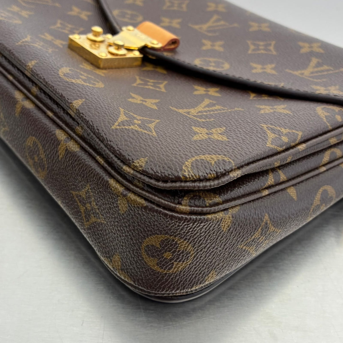 Louis Vuitton Metis Monogram