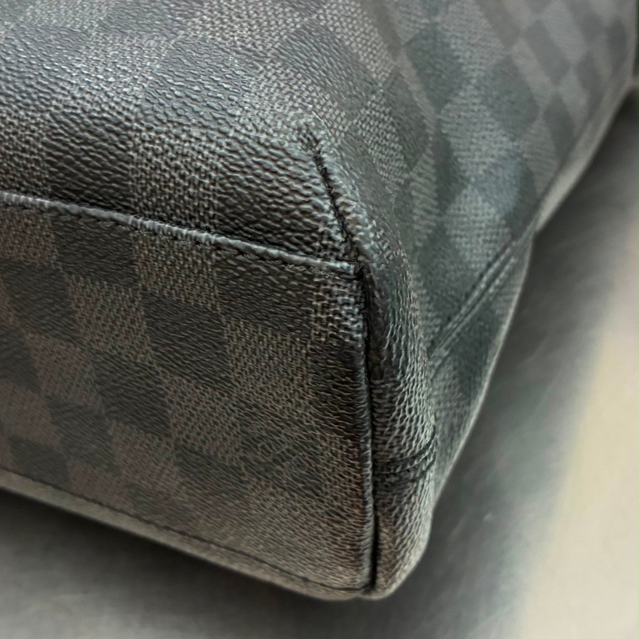 Louis Vuitton Mick GM Damier Graphite
