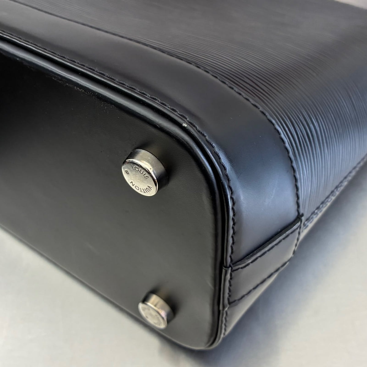 Louis Vuitton Mirabeau PM Epi