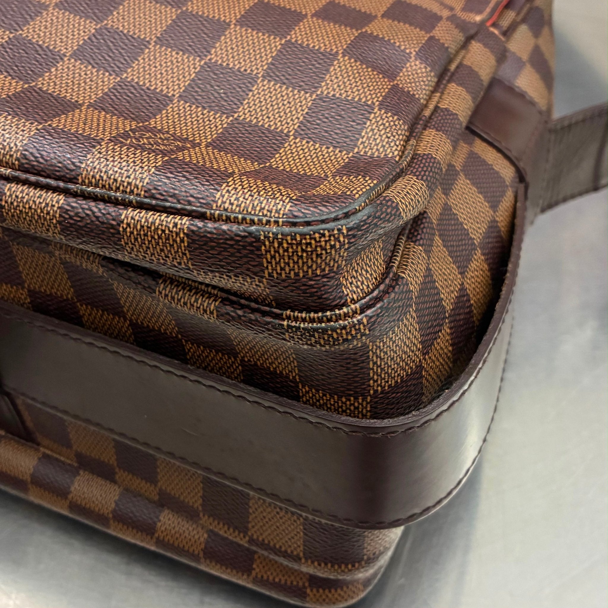Louis Vuitton Naviglio Messenger Damier Ebene