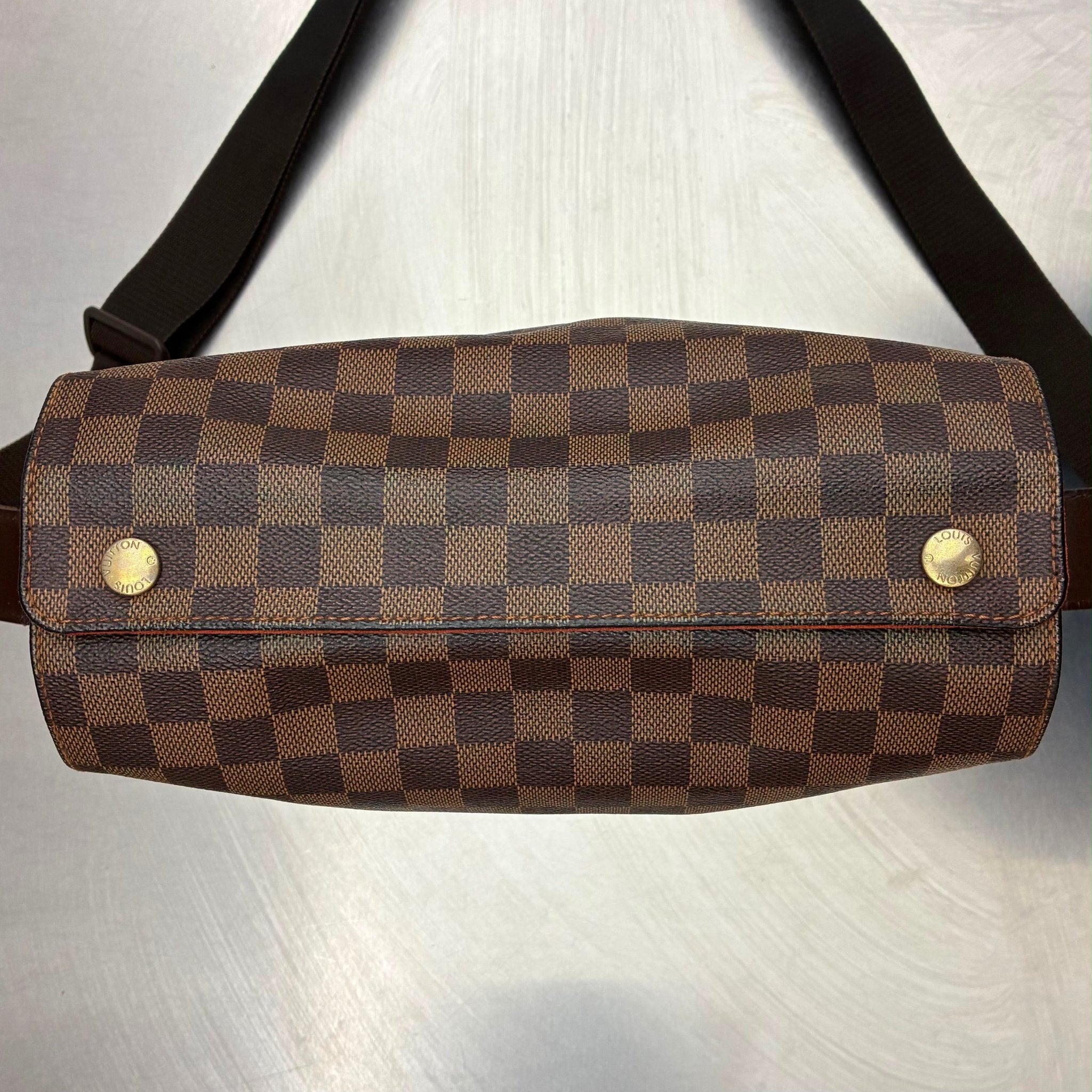 Louis Vuitton Naviglio Messenger Damier Ebene
