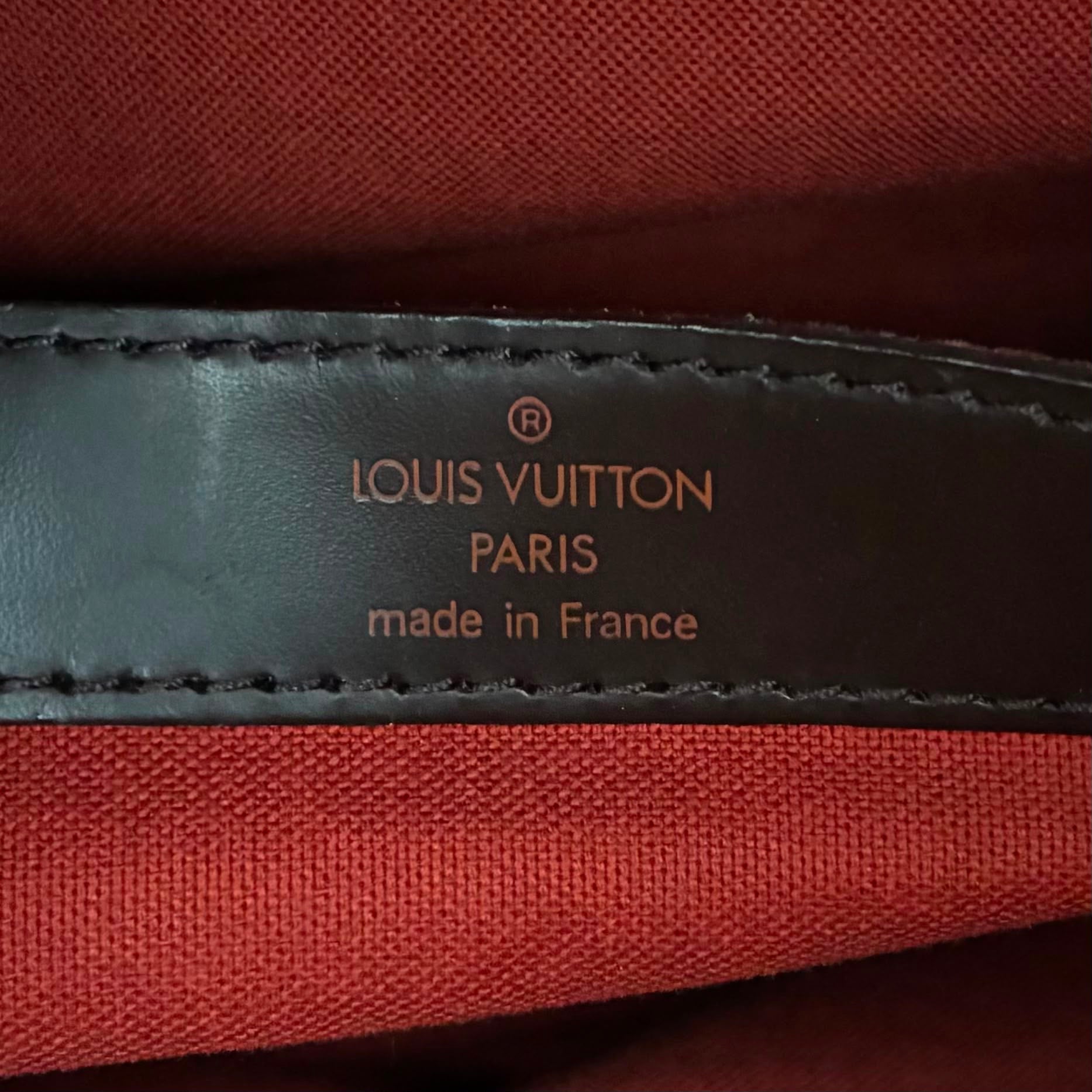 Louis Vuitton Naviglio Messenger Damier Ebene