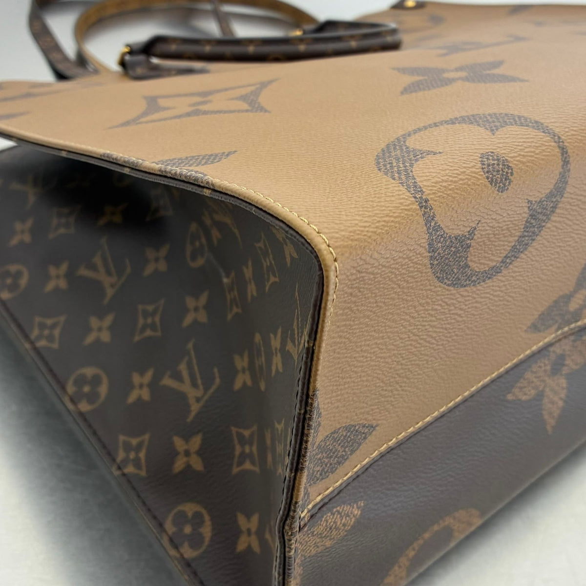 Louis Vuitton OnTheGo GM