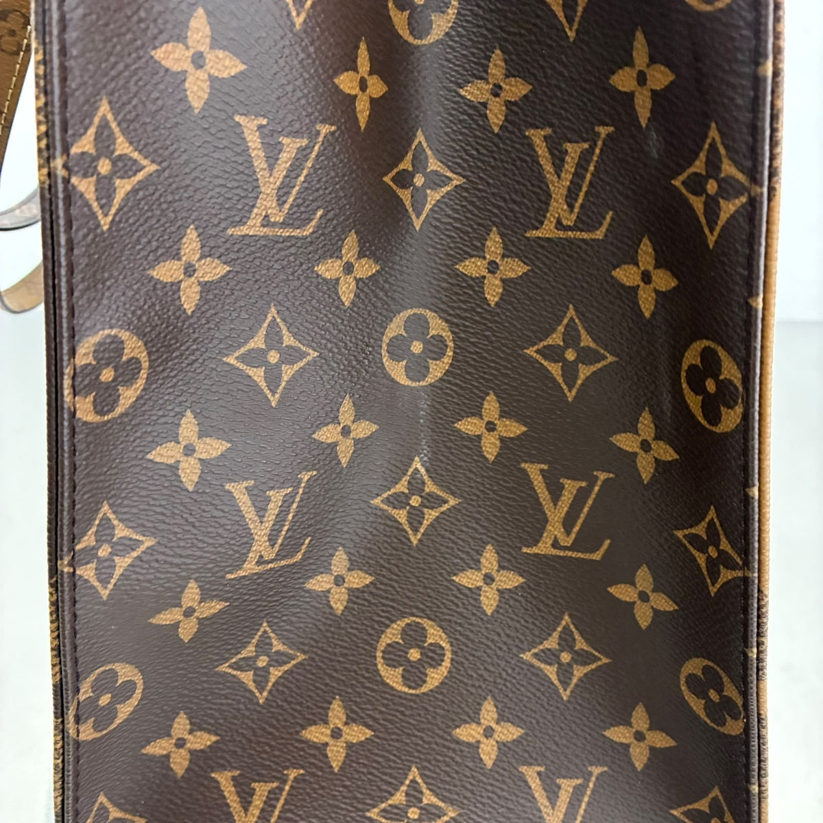 Louis Vuitton OnTheGo GM