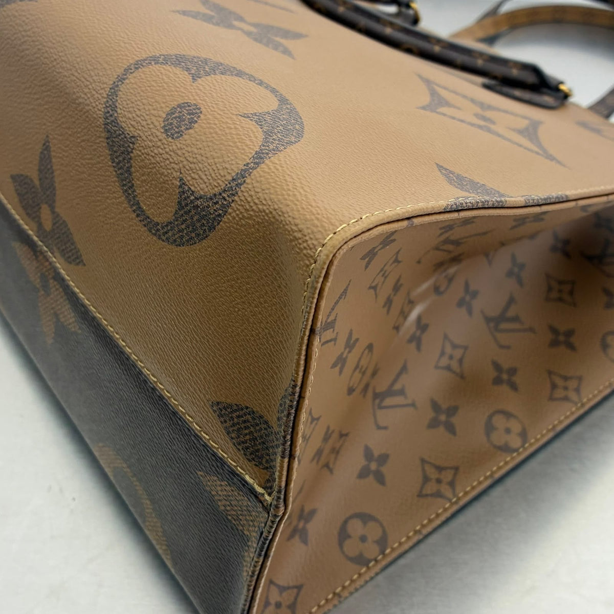 Louis Vuitton OnTheGo GM