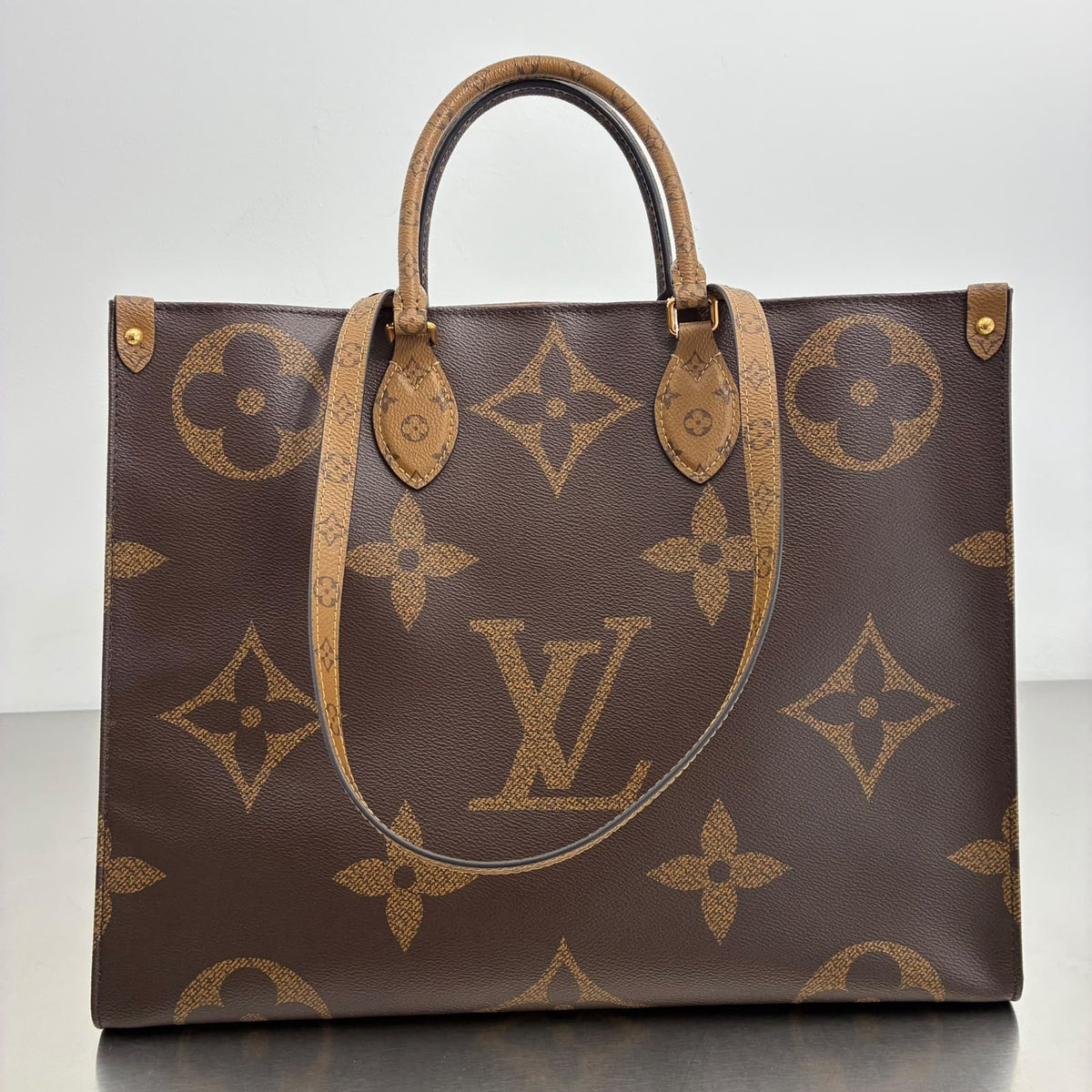 Louis Vuitton OnTheGo GM