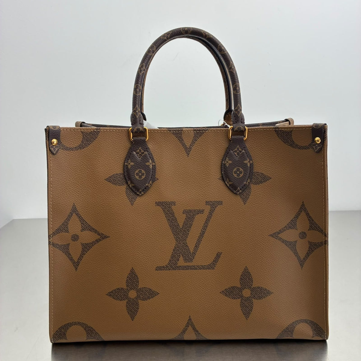 Louis Vuitton OnTheGo MM