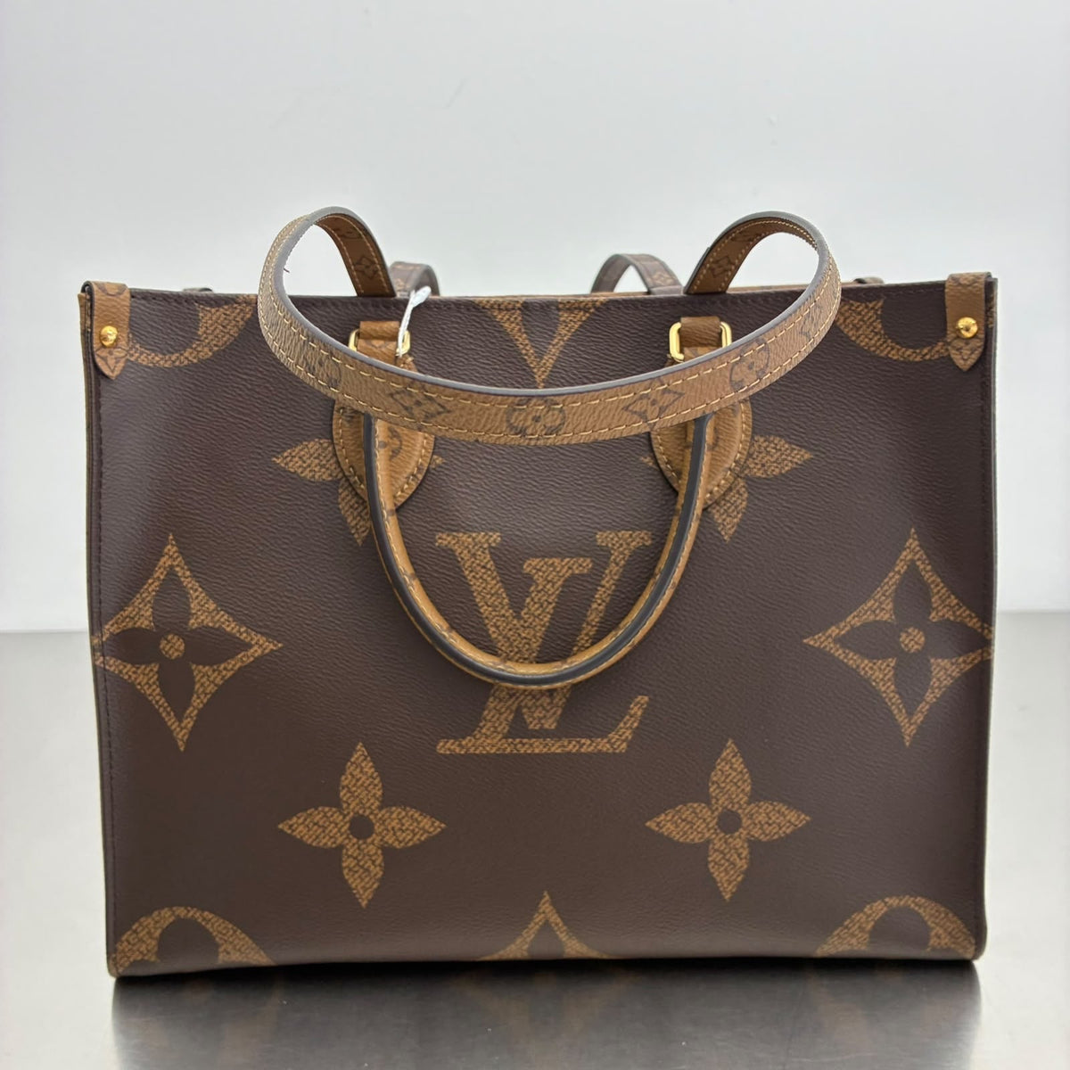 Louis Vuitton OnTheGo MM