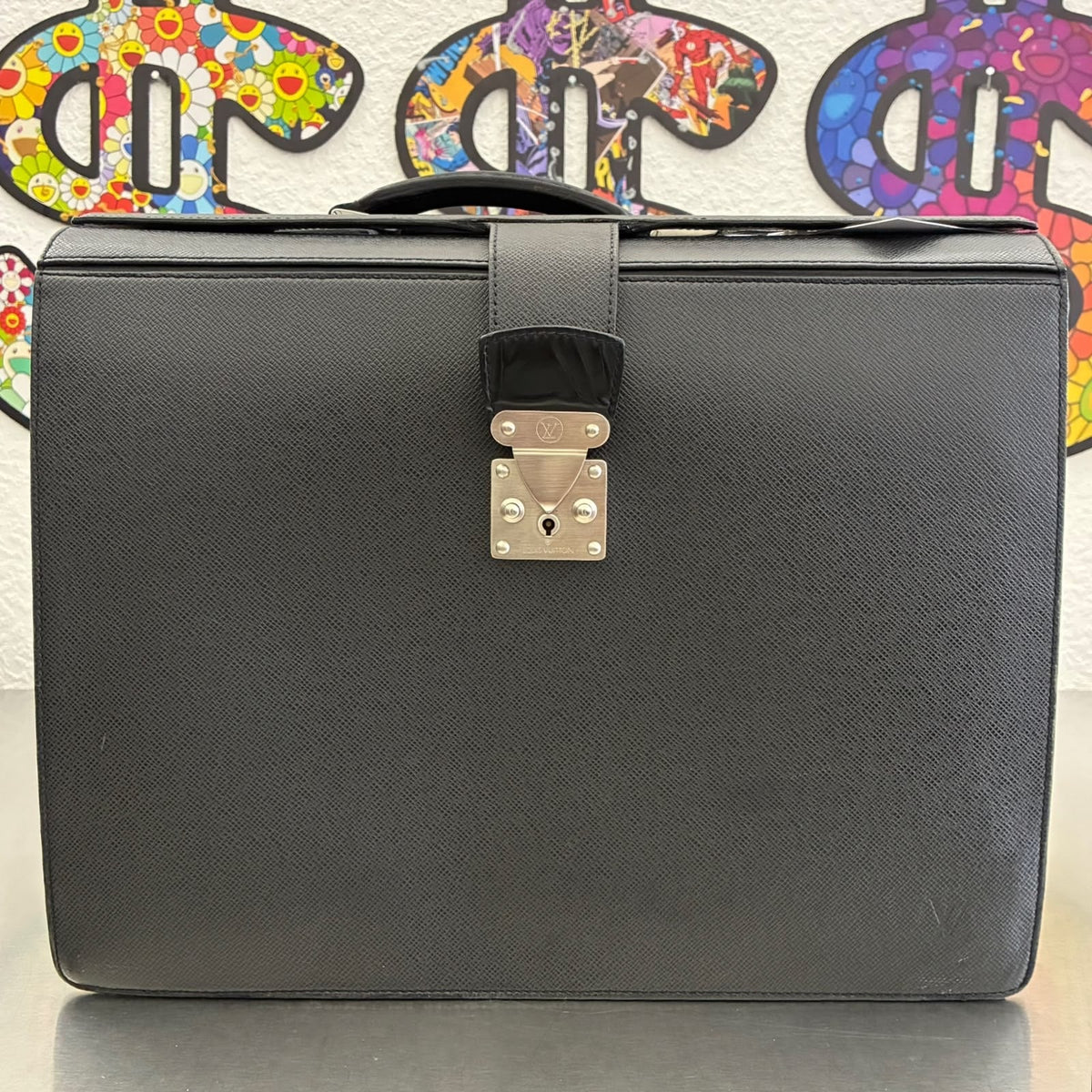Louis Vuitton Oural Pilot Case Taiga