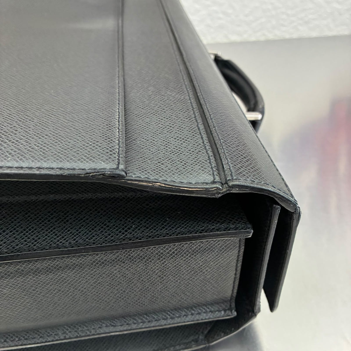 Louis Vuitton Oural Pilot Case Taiga