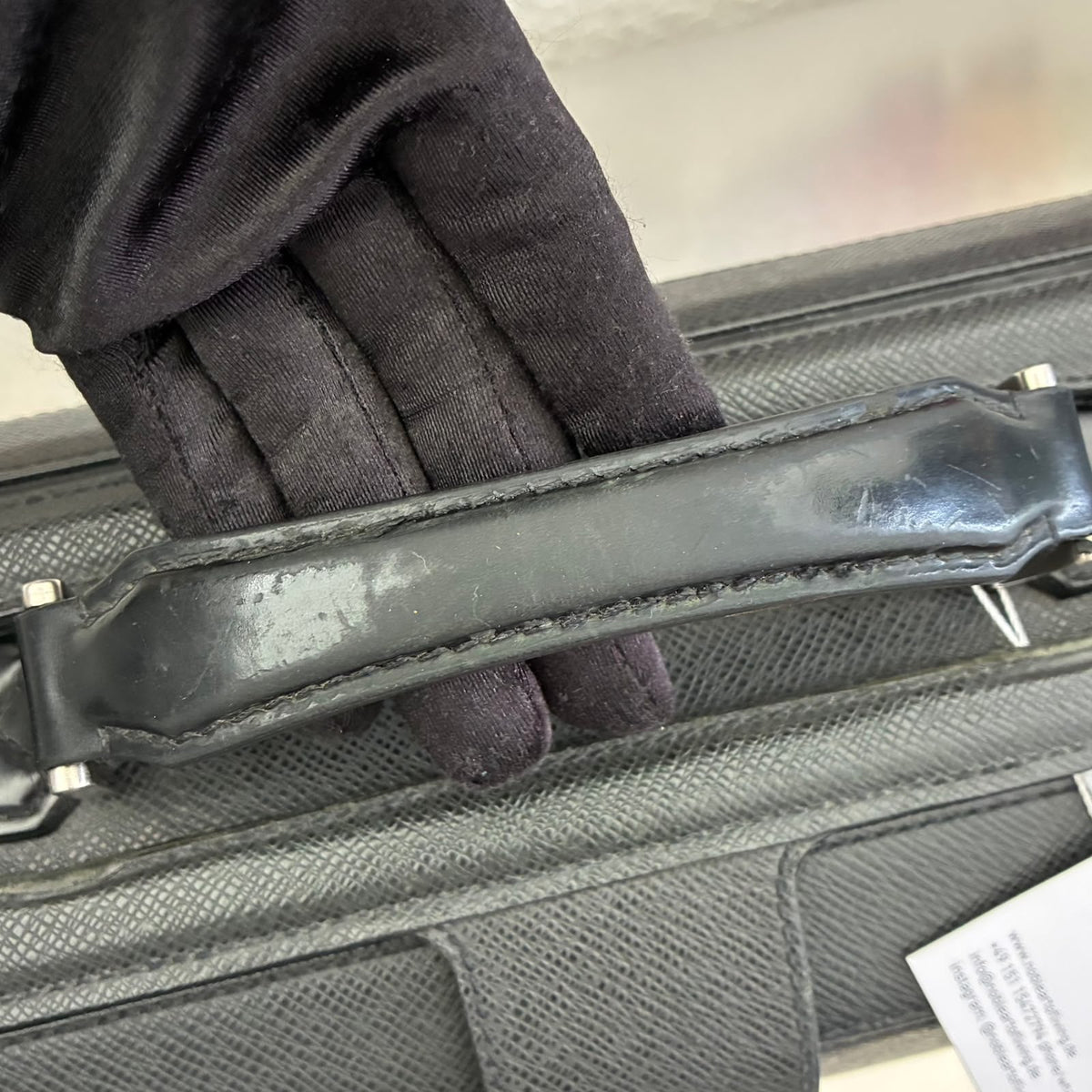 Louis Vuitton Oural Pilot Case Taiga