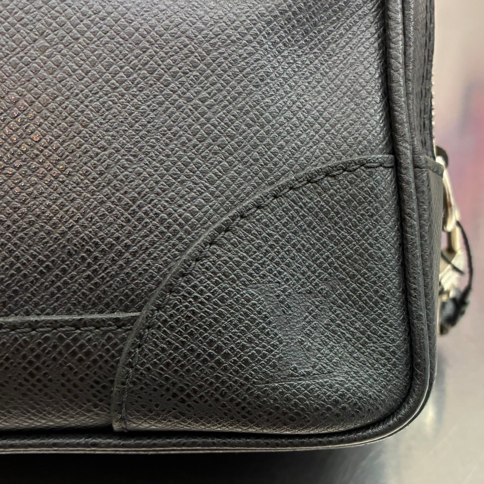 Louis Vuitton Pavel Taiga