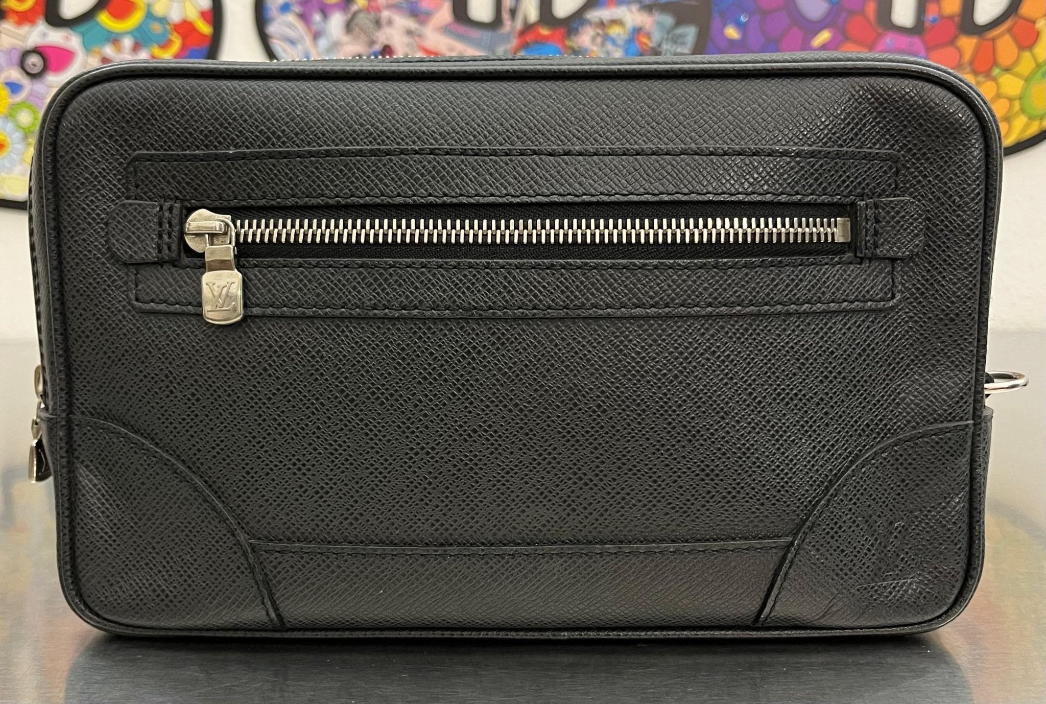 Louis Vuitton Pavel Taiga Leder
