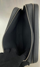 Louis Vuitton Pavel Taiga Leder