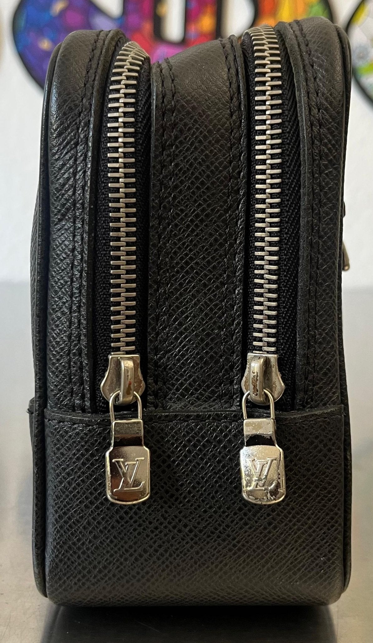 Louis Vuitton Pavel Taiga Leder
